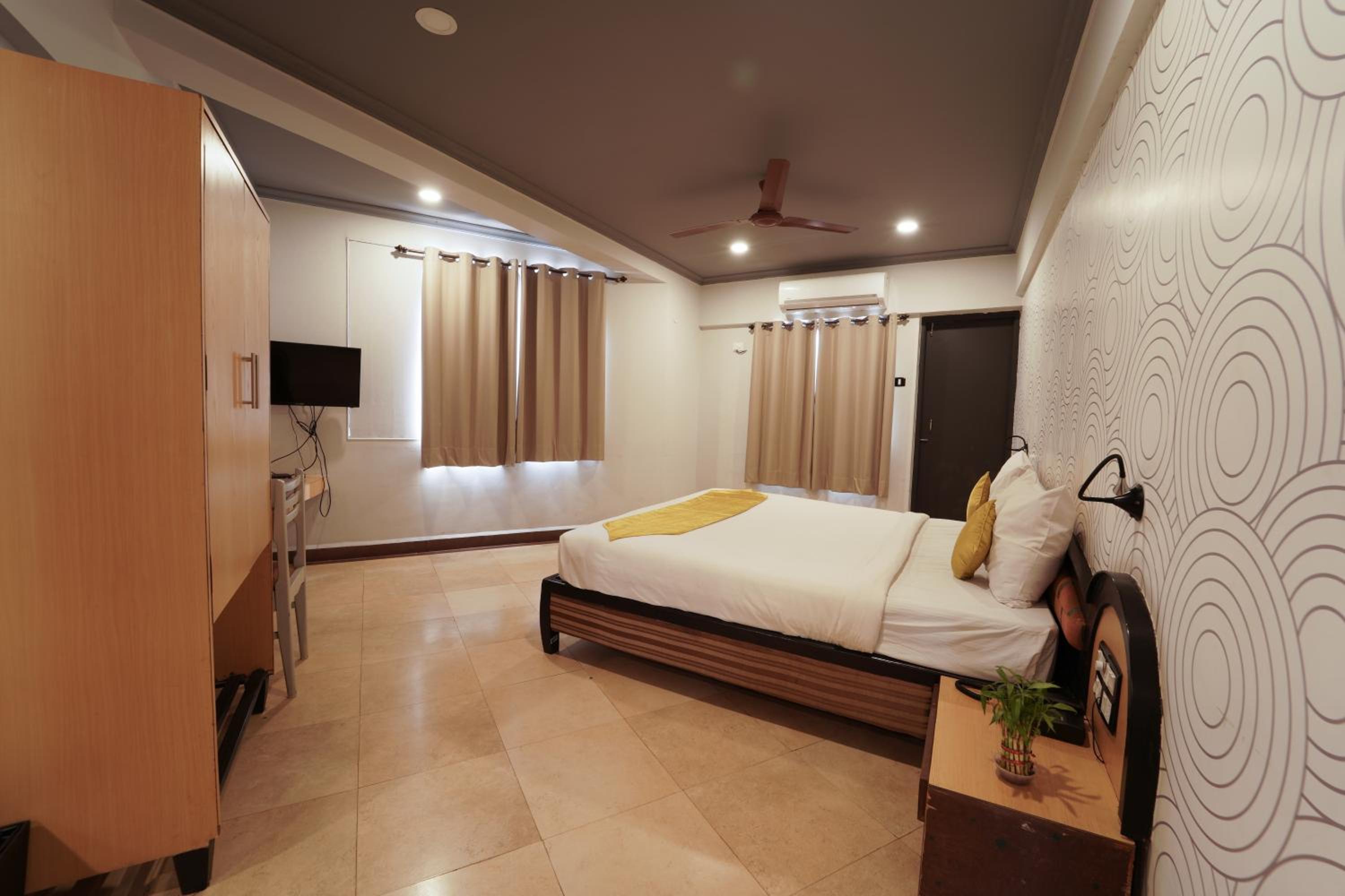 Standard Double Room - Photo 10