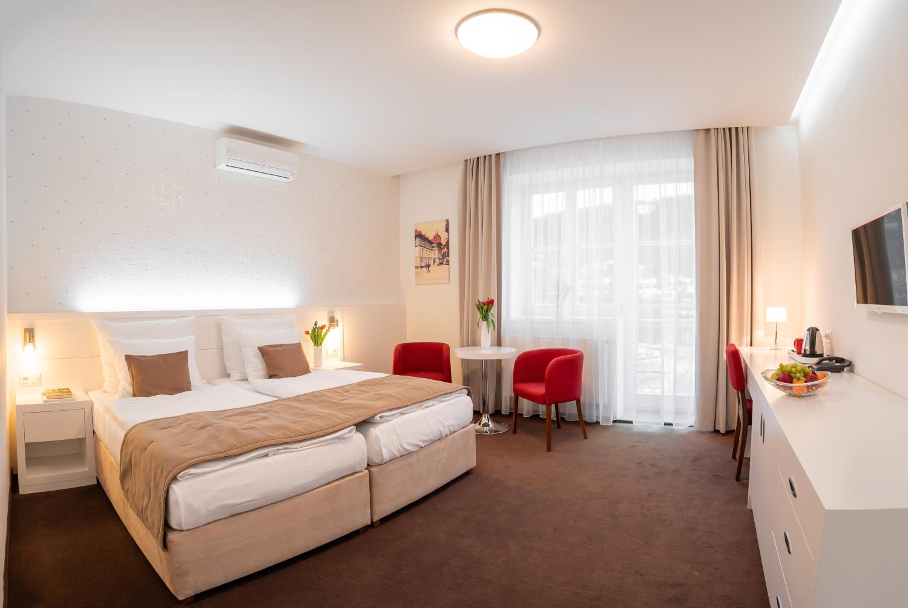 Deluxe Double or Twin Room photo 2