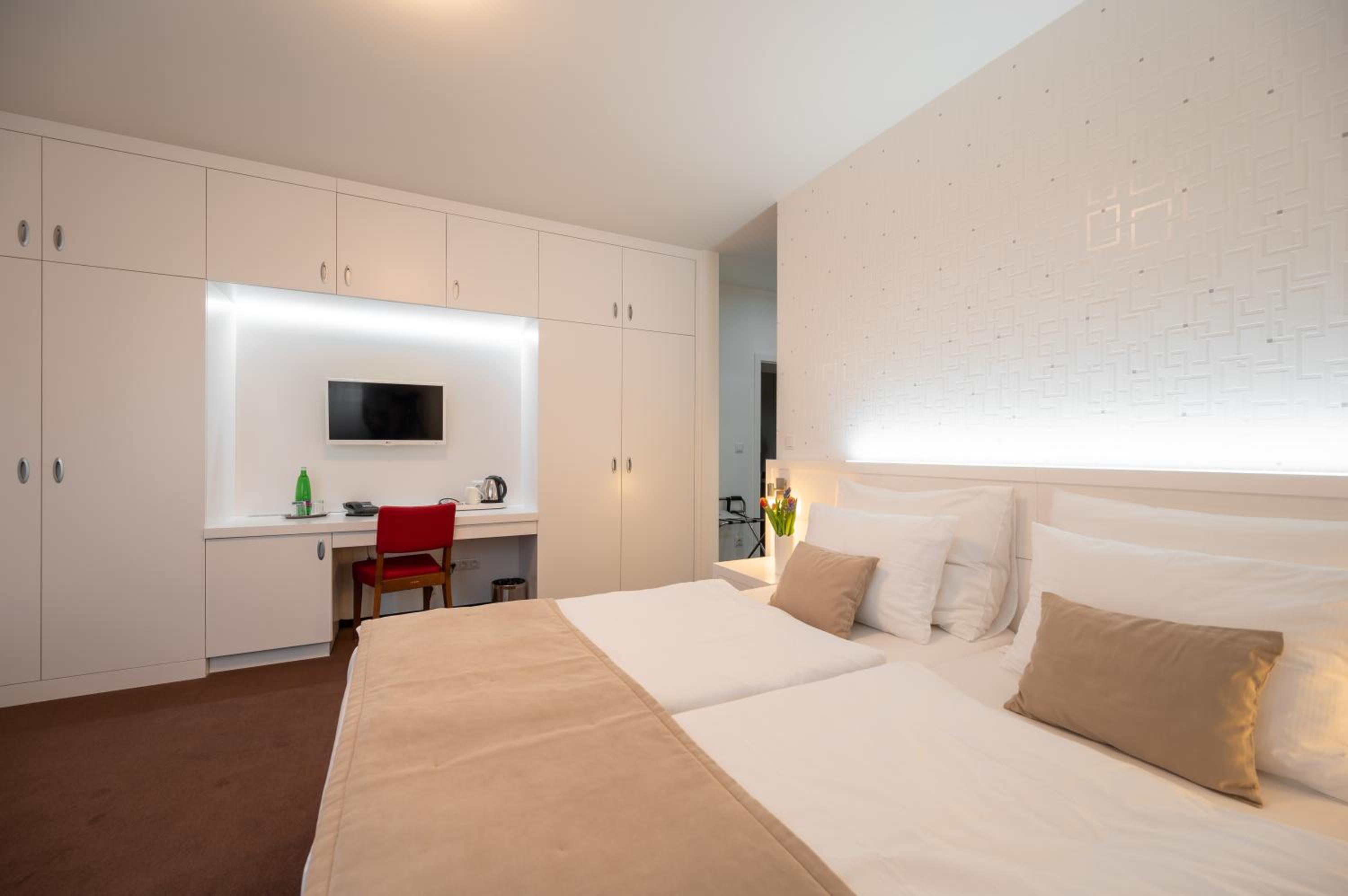 Deluxe Double or Twin Room photo 1