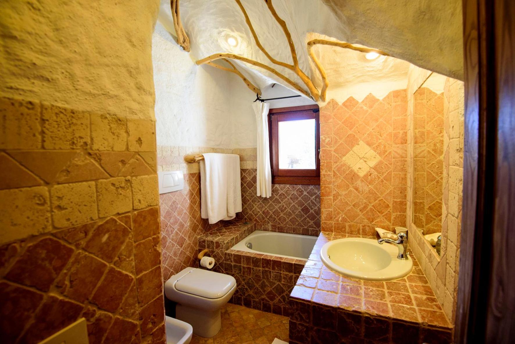 Double Room with Balcony and Garden View photo 2
