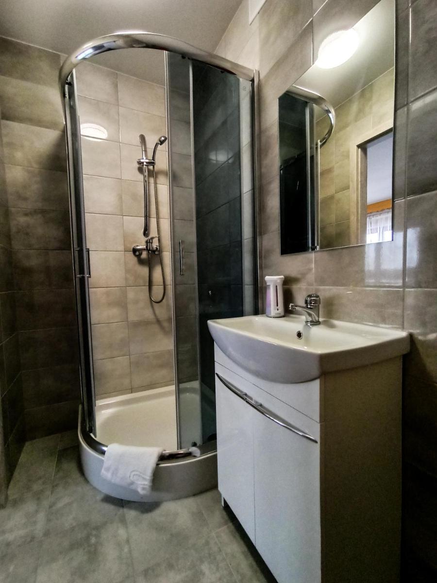 Deluxe Double Room with Balcony - Photo 3