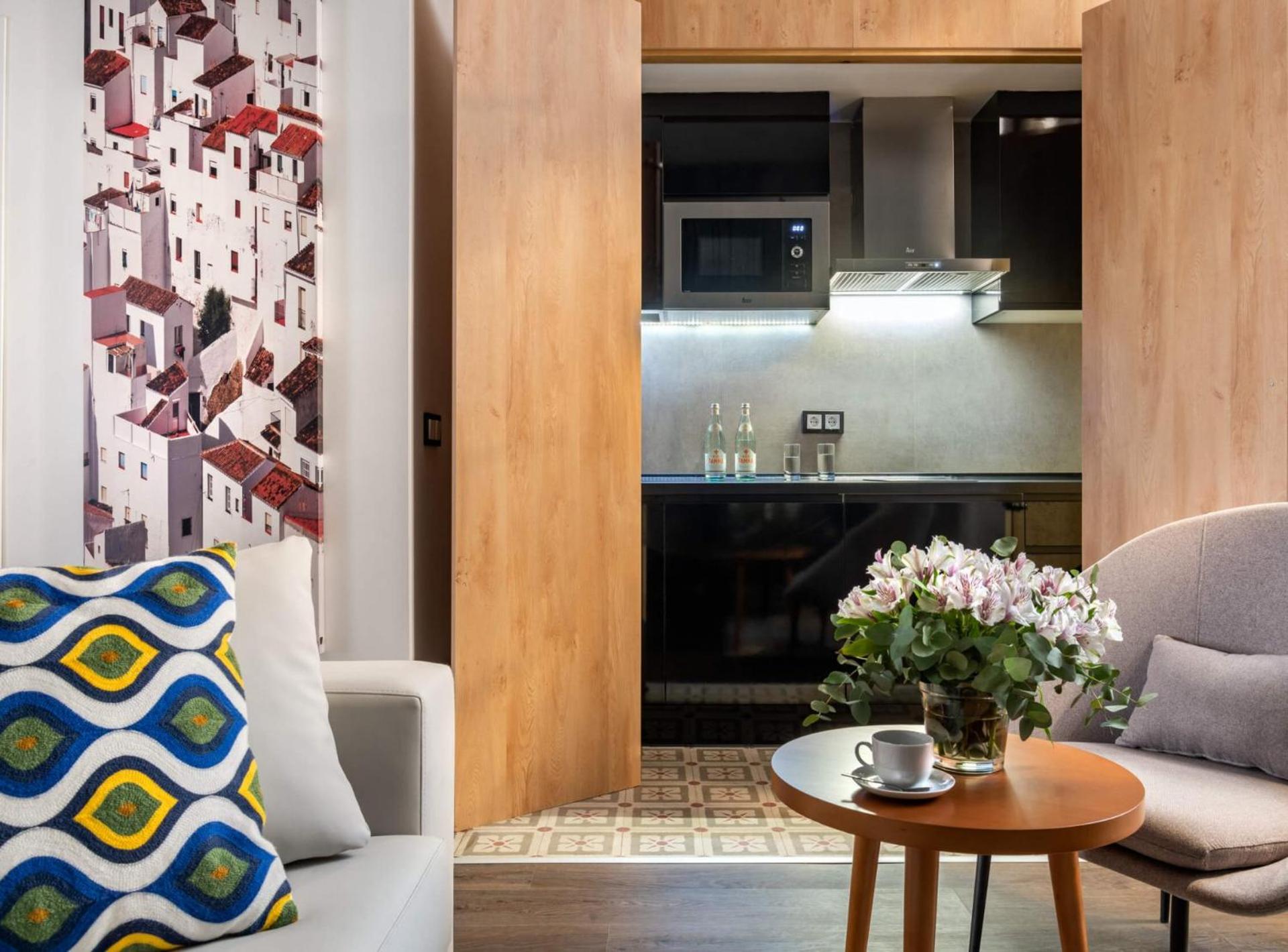 Apartment with City View thumbnail 5