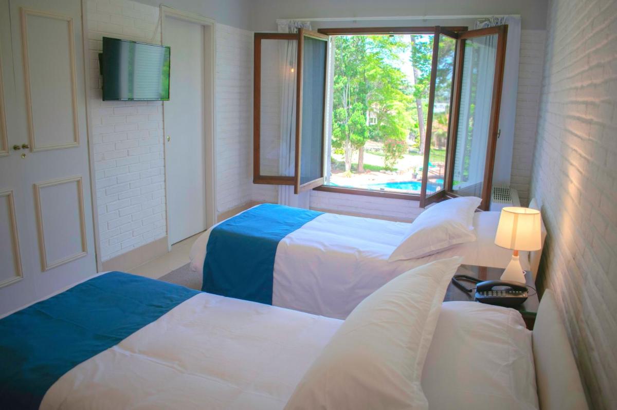 Standard Twin Room photo 2