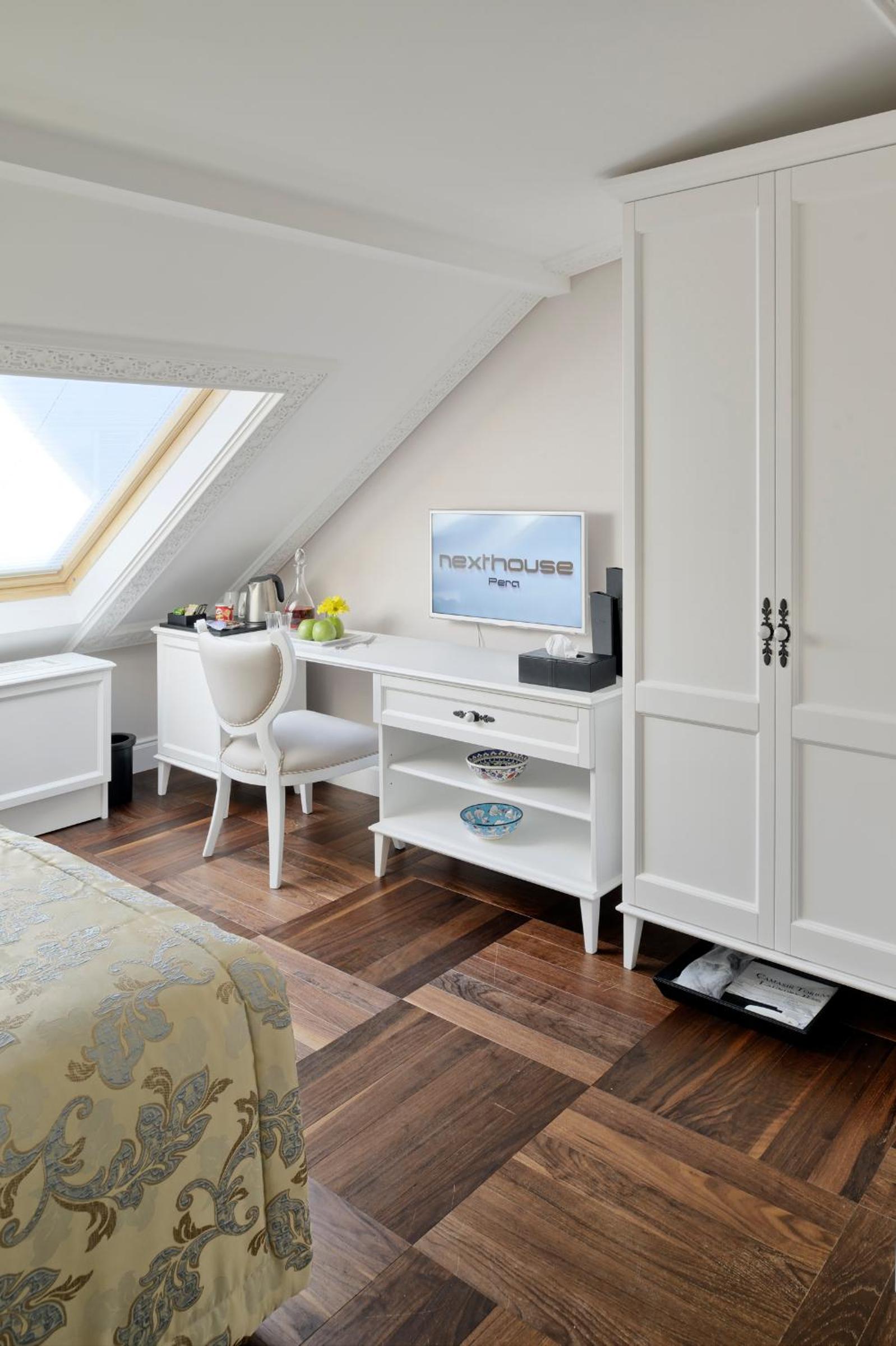 Deluxe Double or Twin Room photo 3