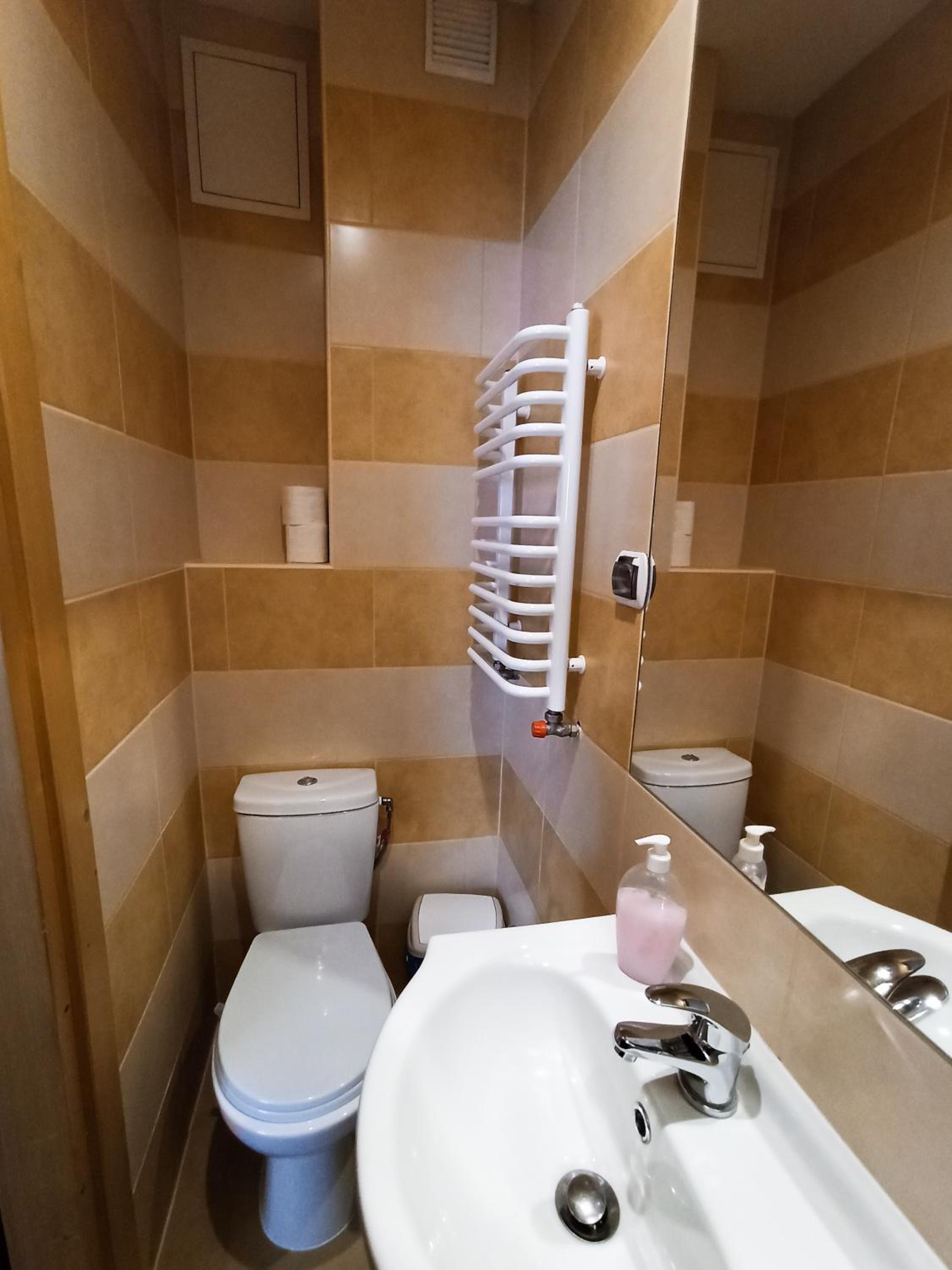 Quadruple Room with Balcony - Photo 4