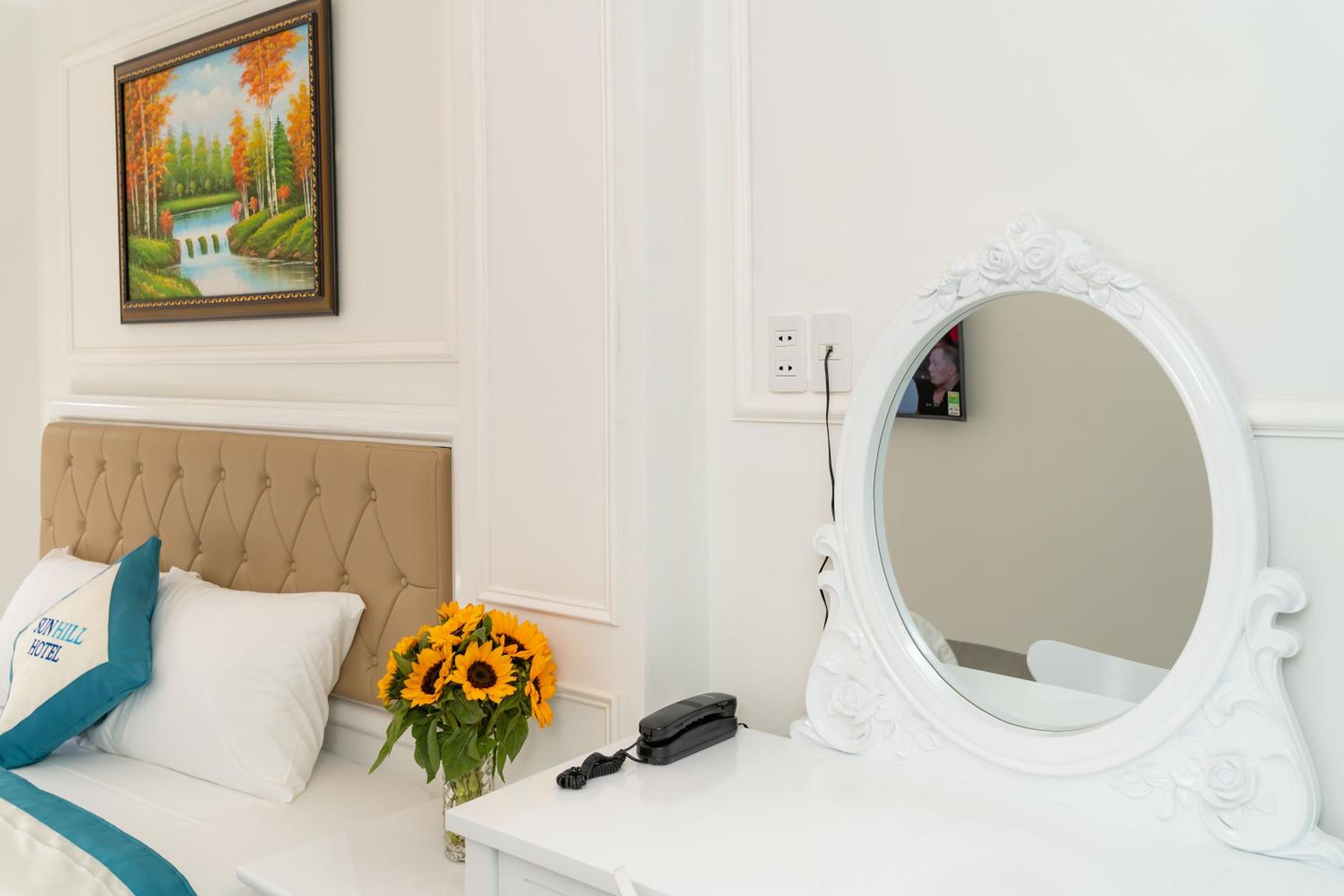 Suite with Mountain View - Photo 3