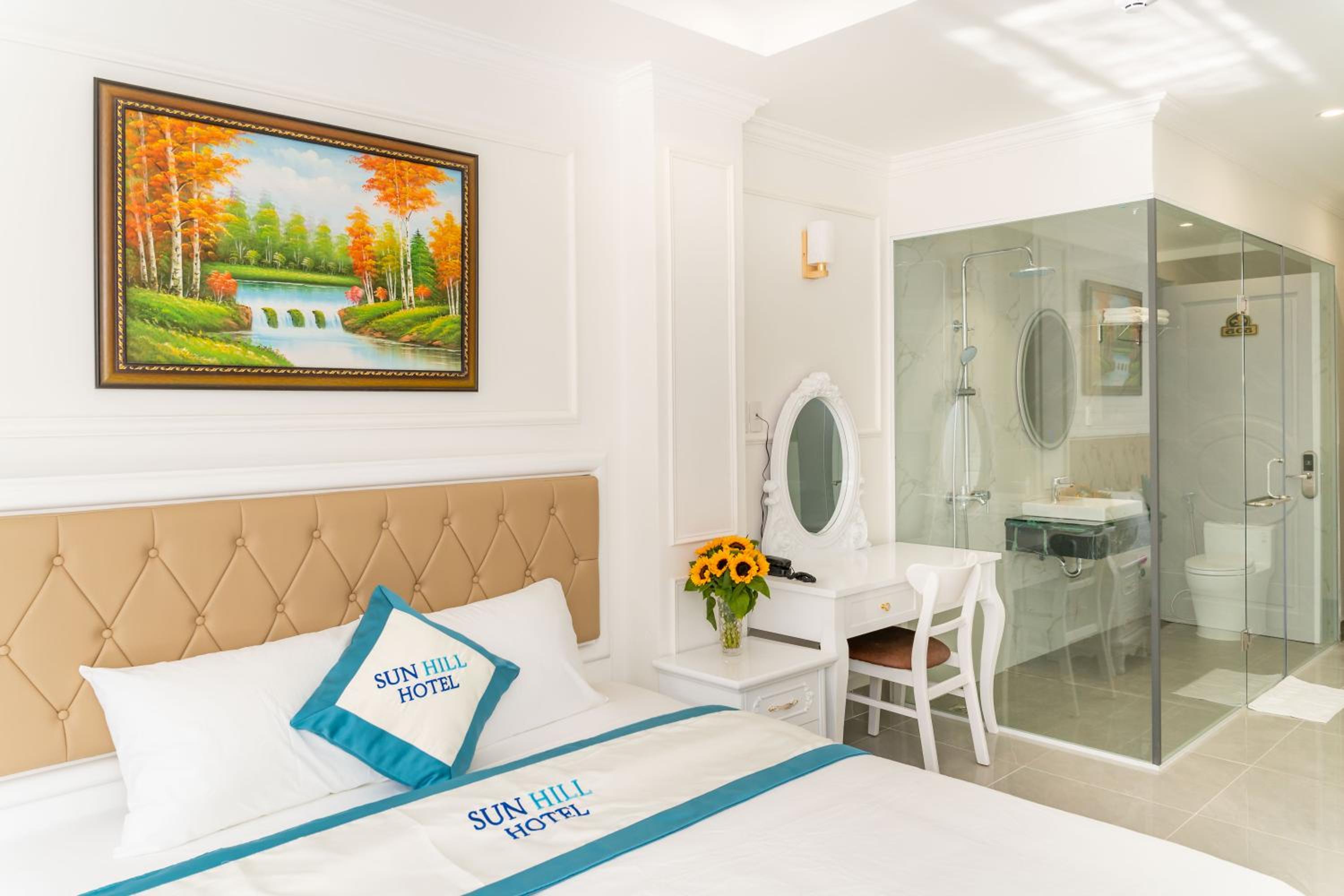Suite with Mountain View - Photo 7