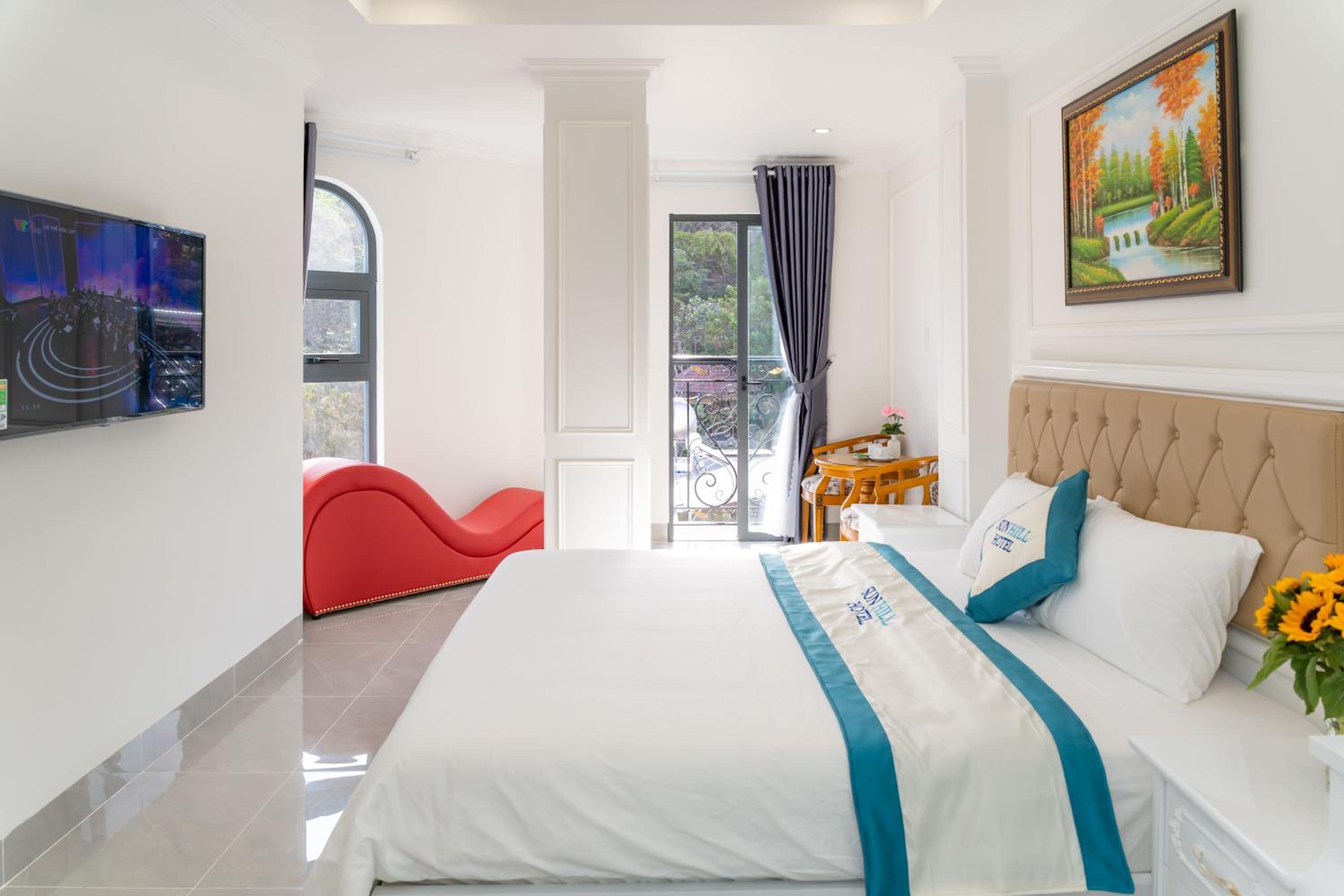 Suite with Mountain View - Photo 8