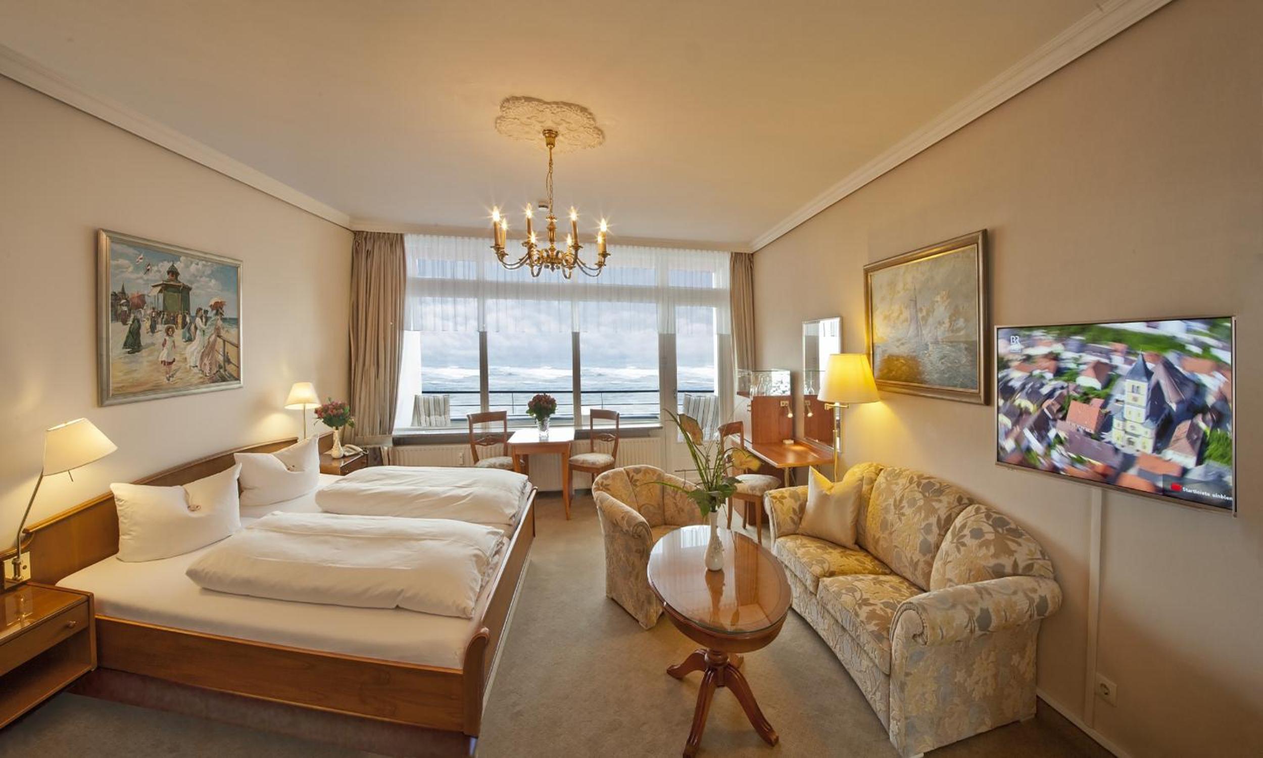 Large Double Room with Balcony and Sea view