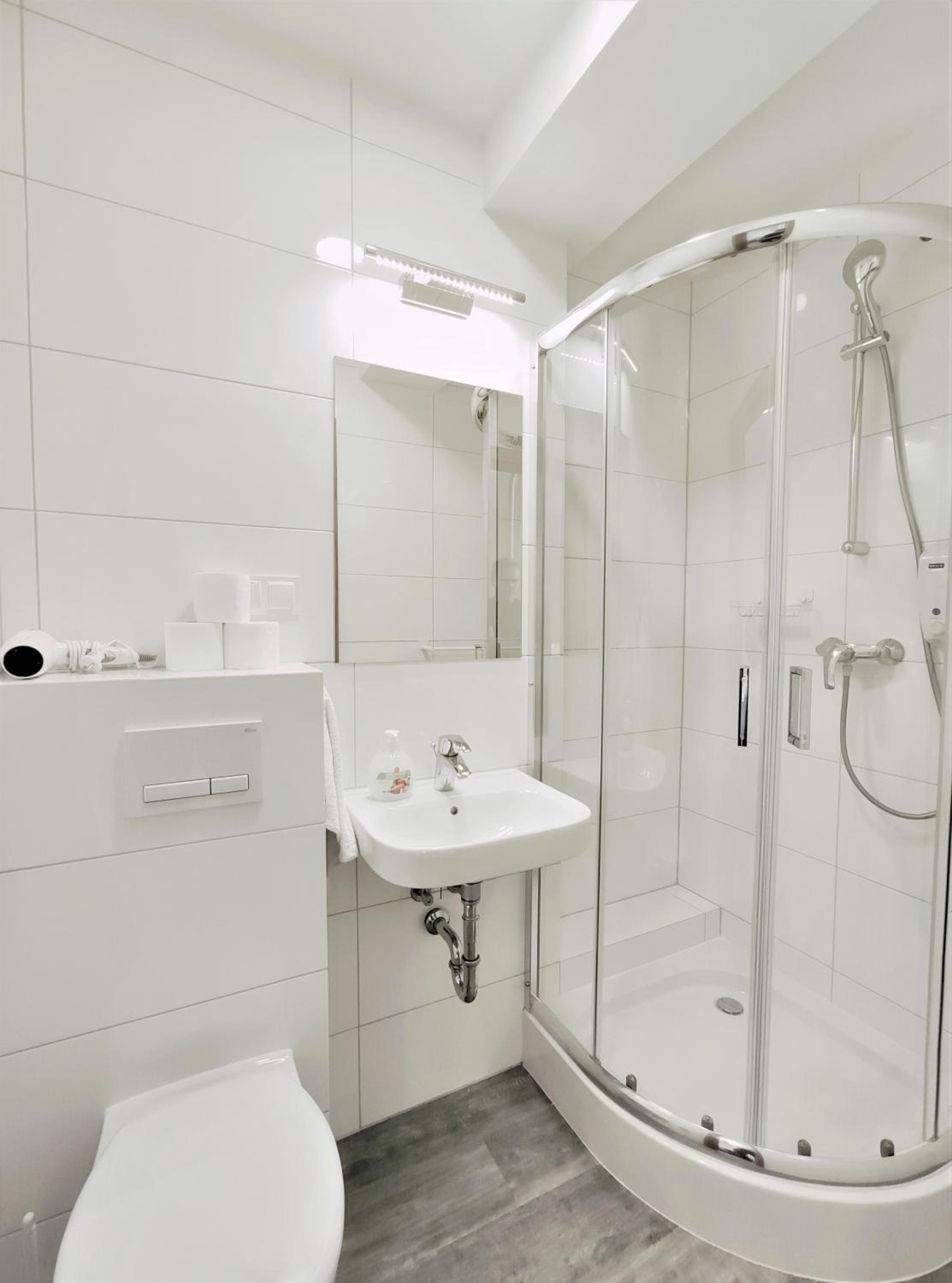 Double Room with Private Bathroom nr 1 - Photo 7