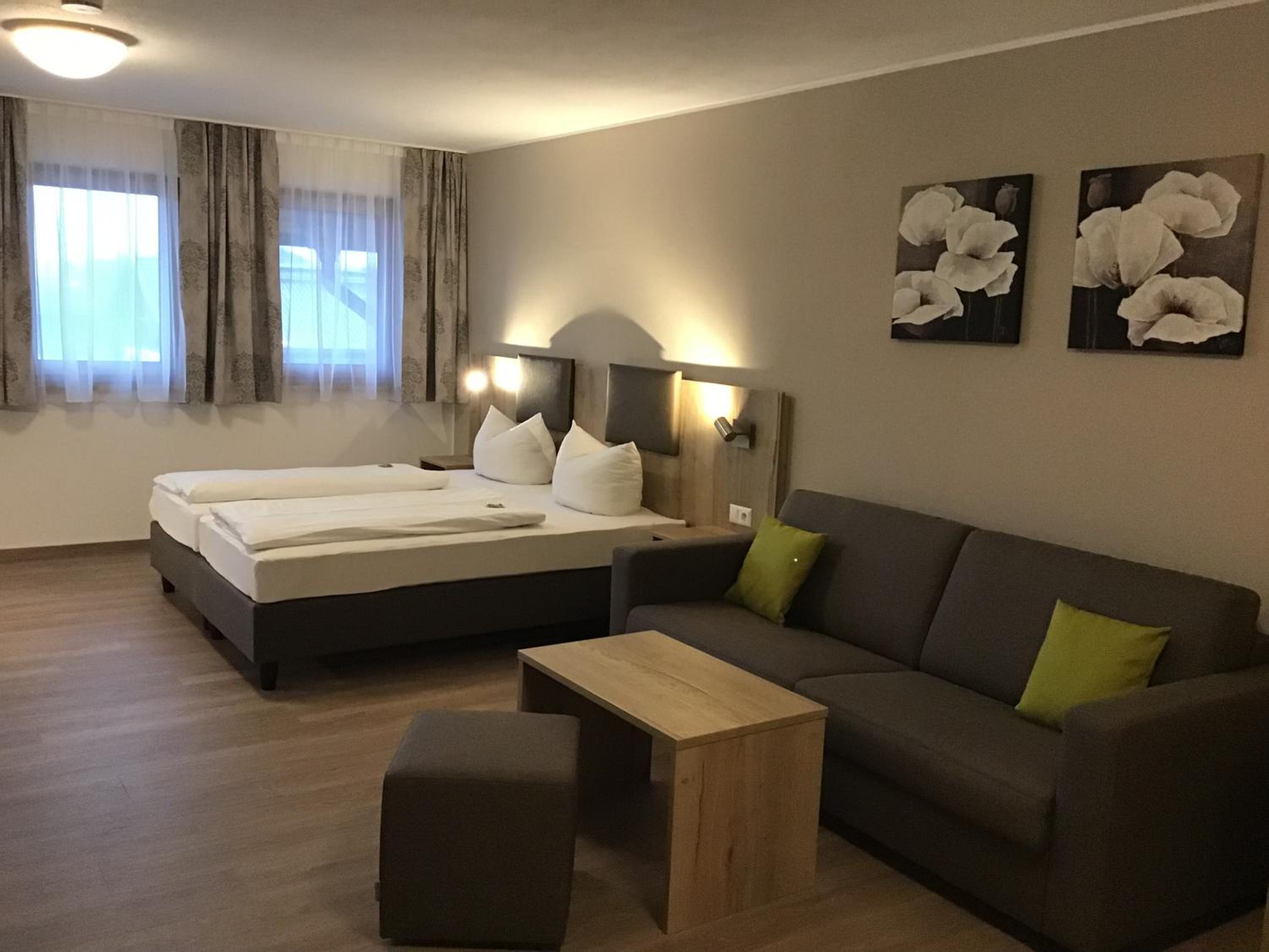 Family Room with Private Bathroom photo 1
