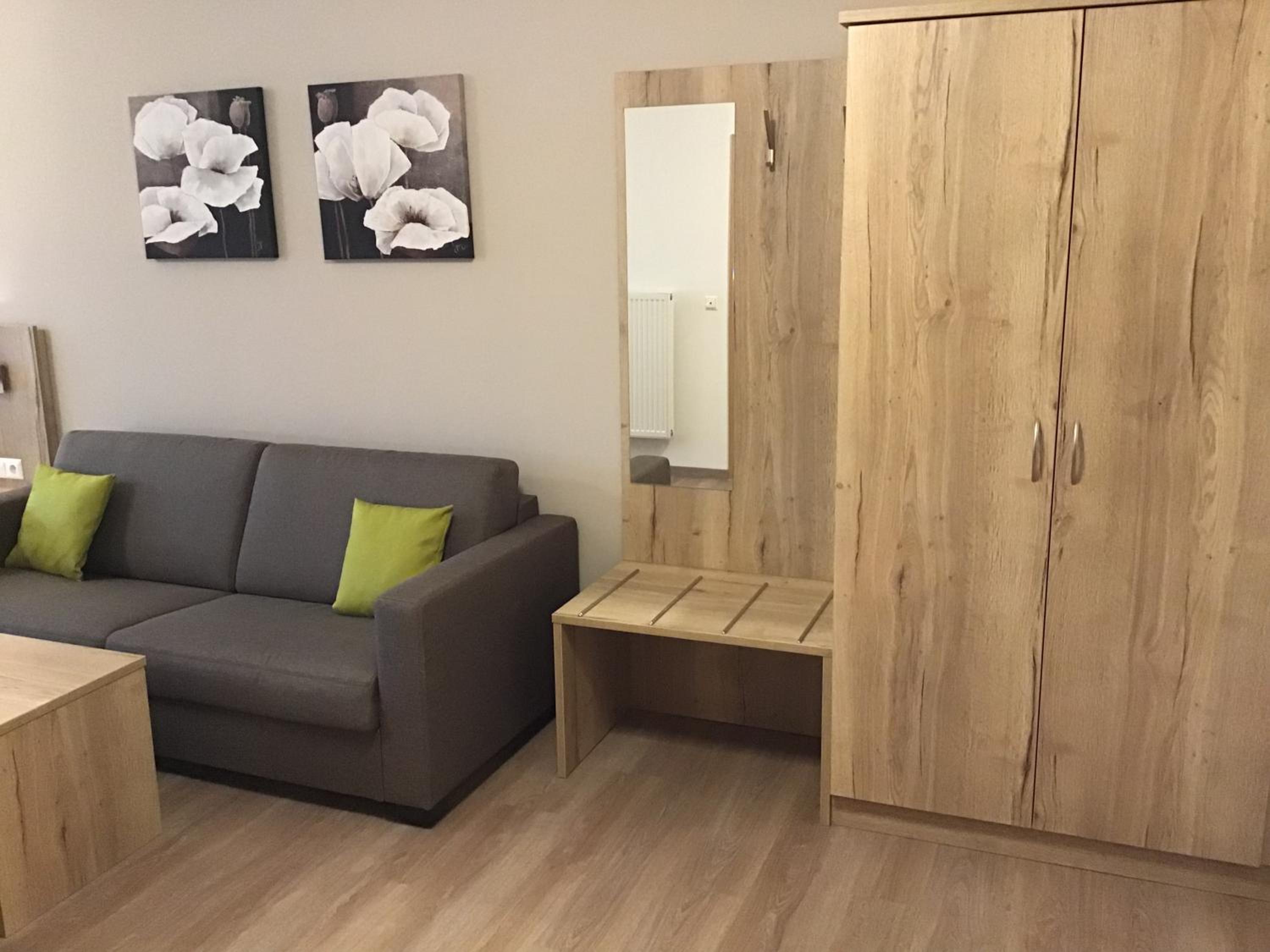 Family Room with Private Bathroom photo 3