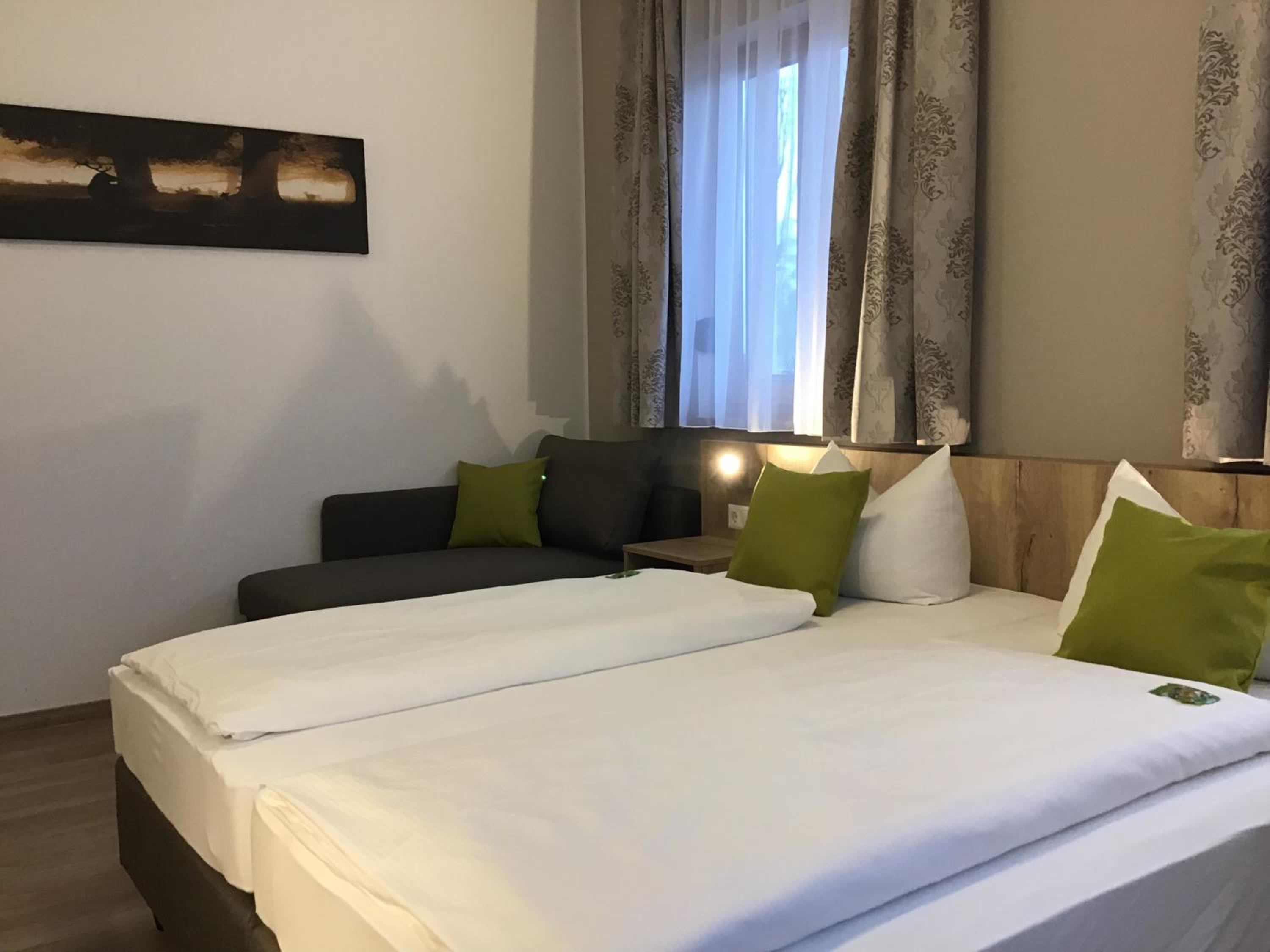 Double Room - Photo 3