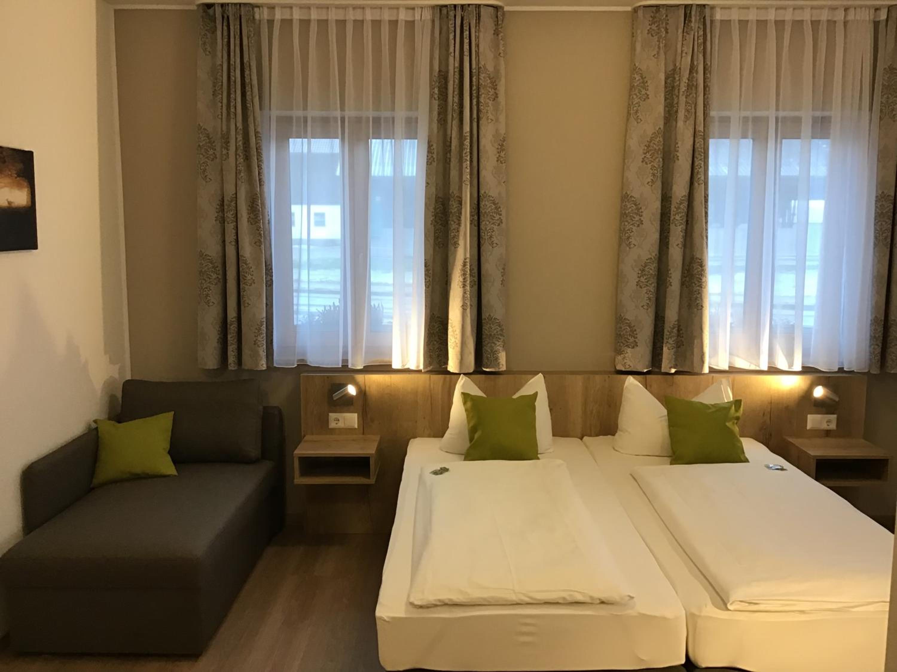 Double Room - Photo 4
