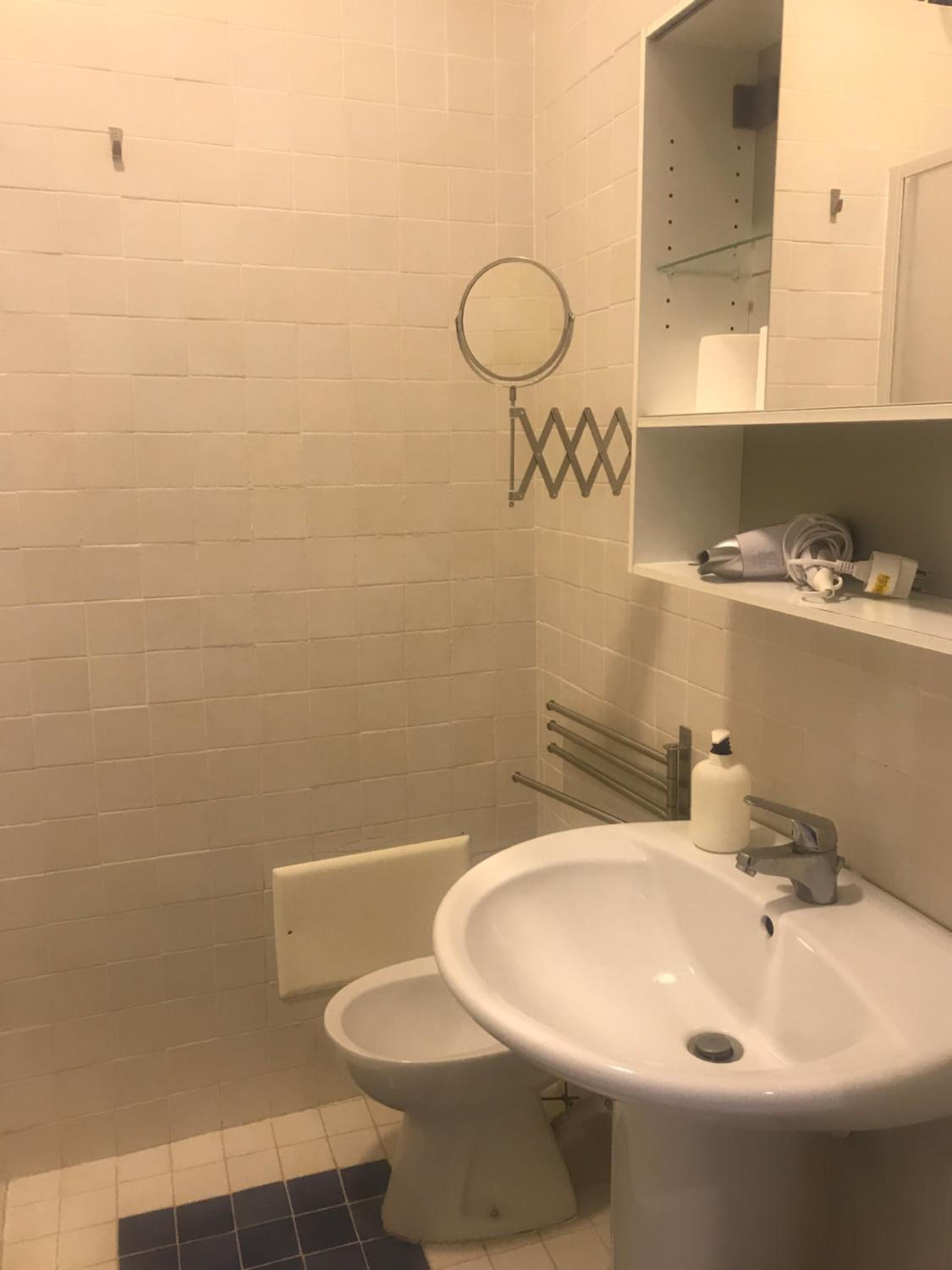 One-Bedroom Apartment - Photo 11