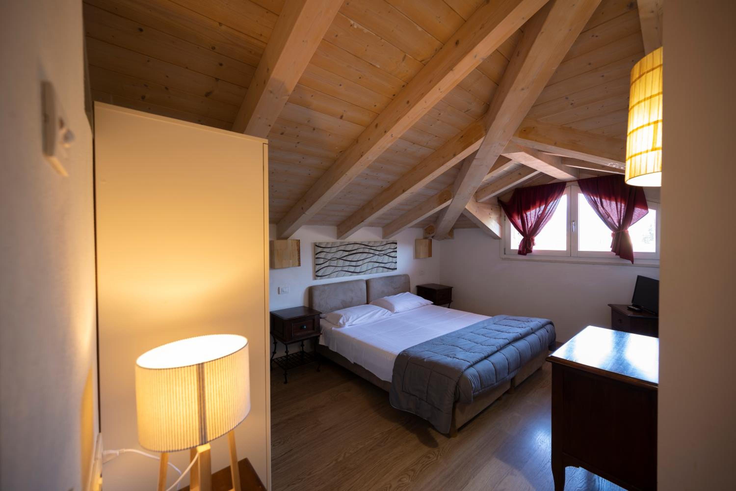 Double or Twin Room - Attic photo 3