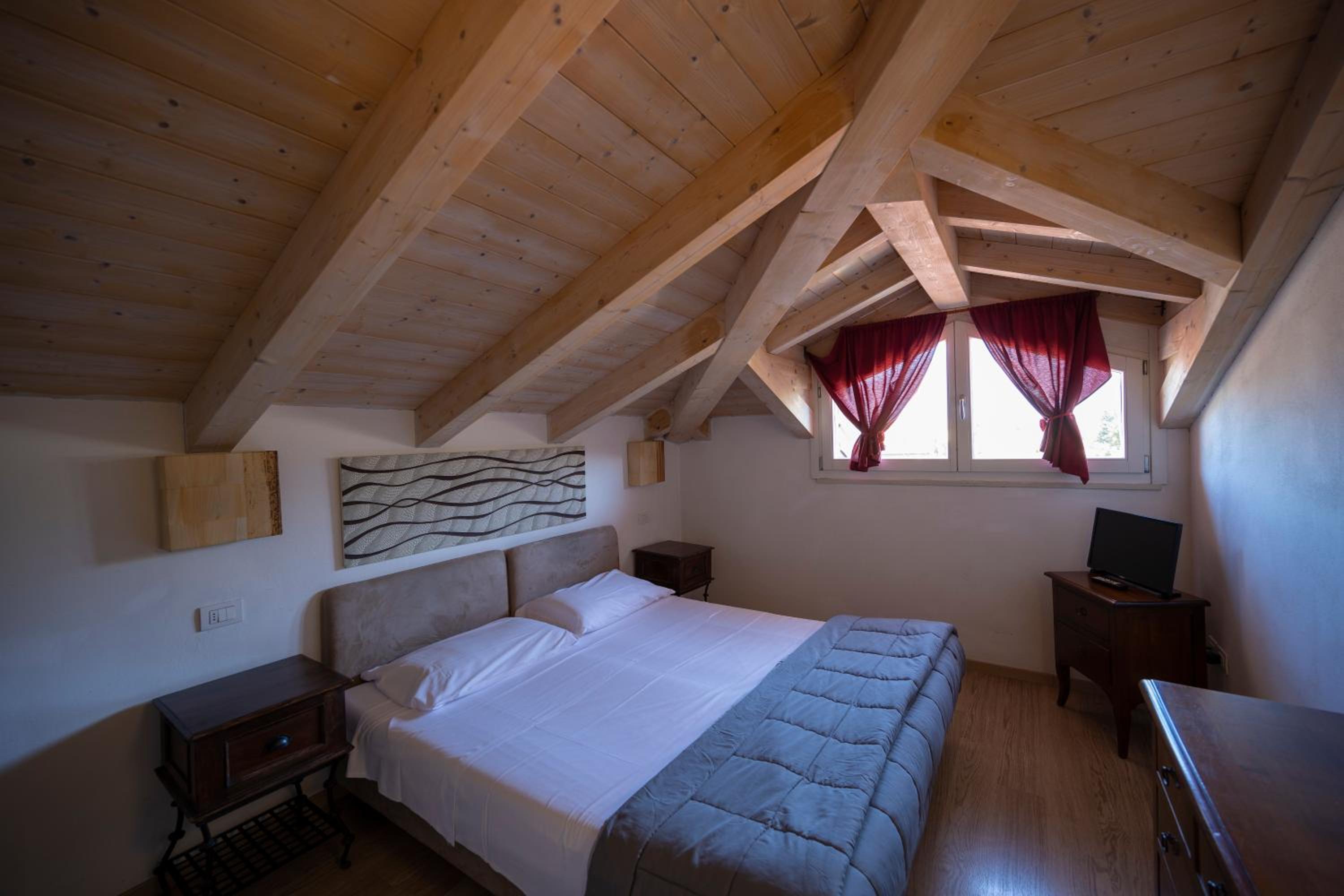 Double or Twin Room - Attic photo 2