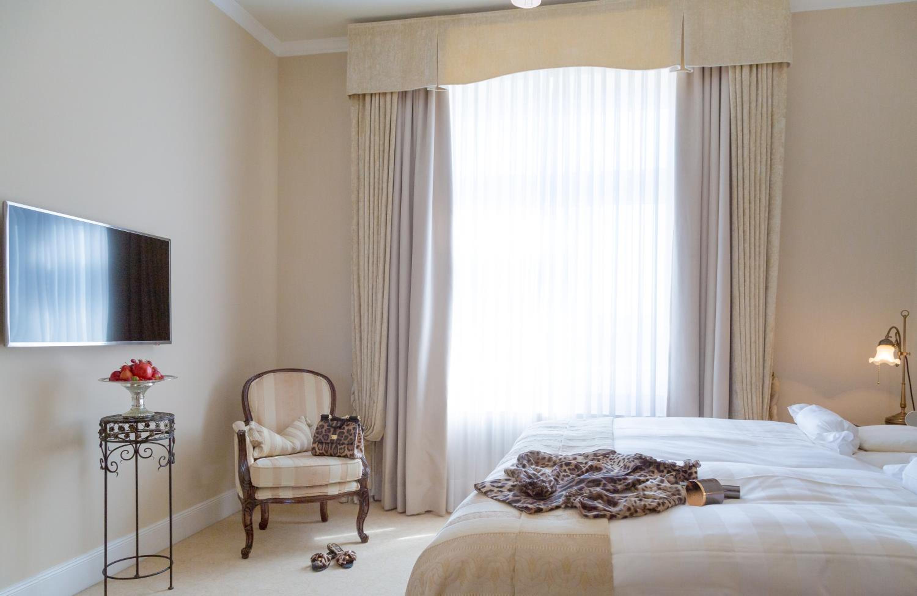 Single Room Landside