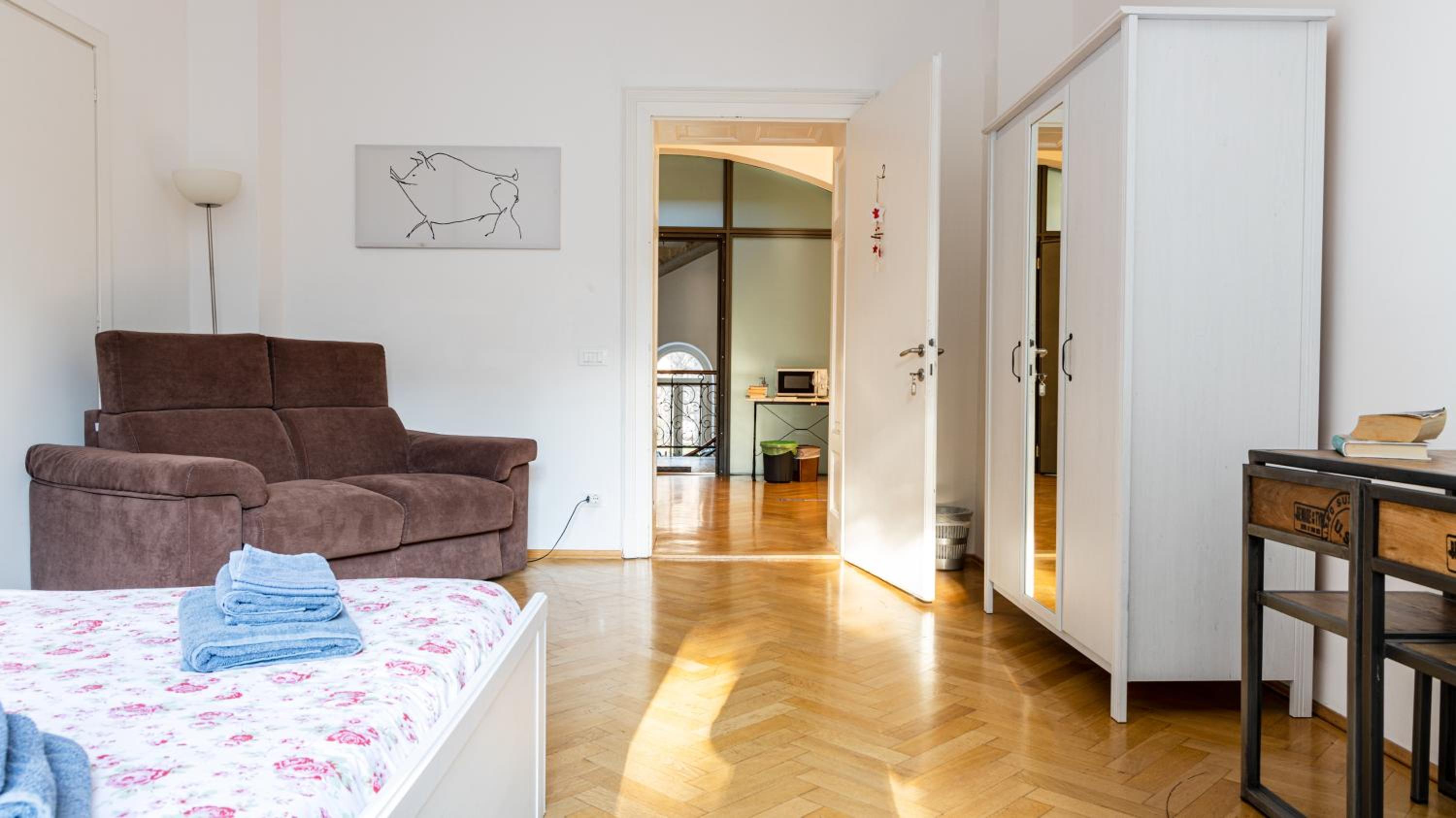 Standard Double Room with Shared Bathroom photo 1