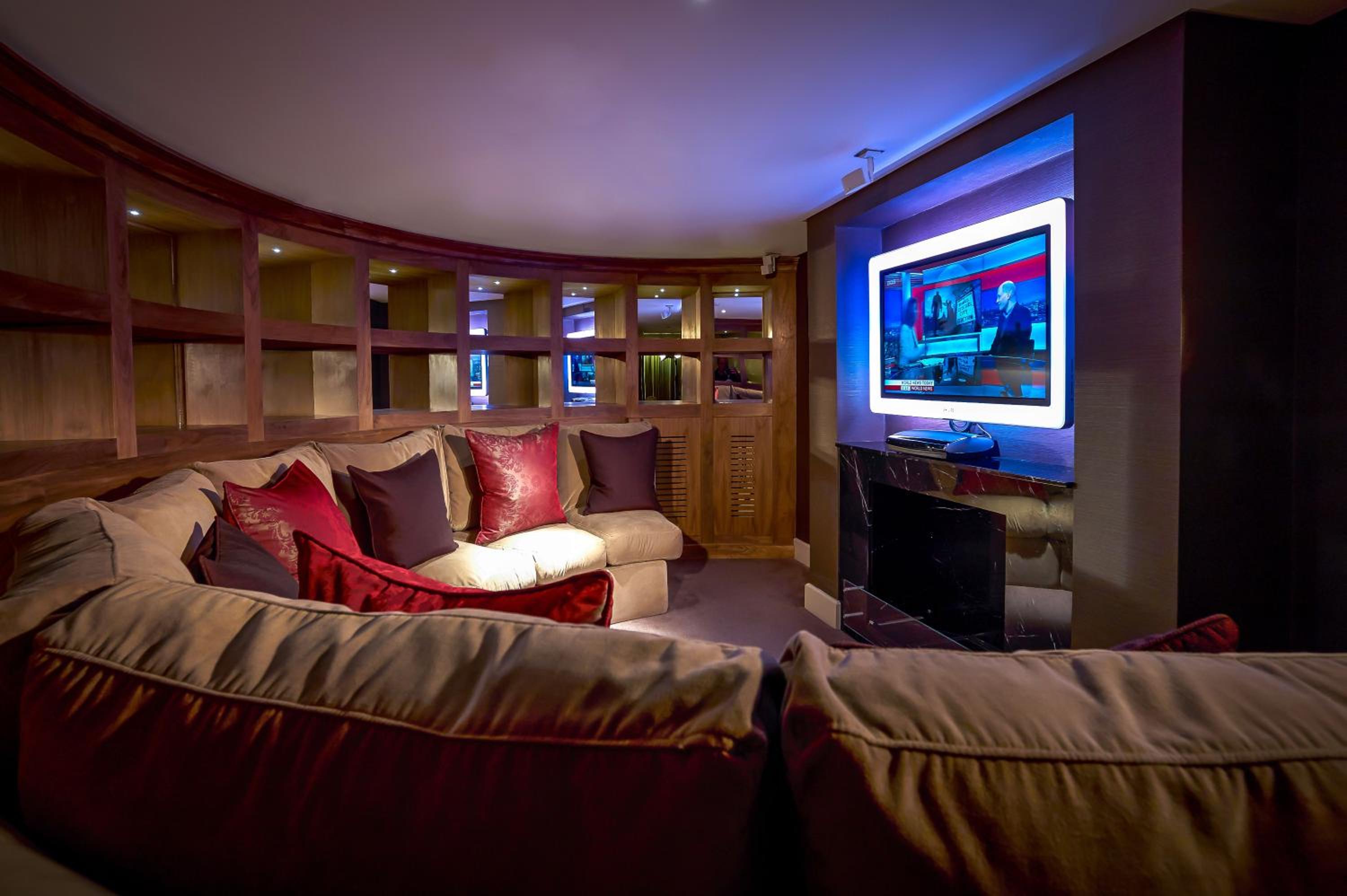 Savile Penthouse Suite photo 2