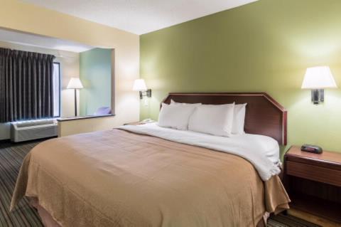 King Room - Accessible/Non-Smoking - Photo 1