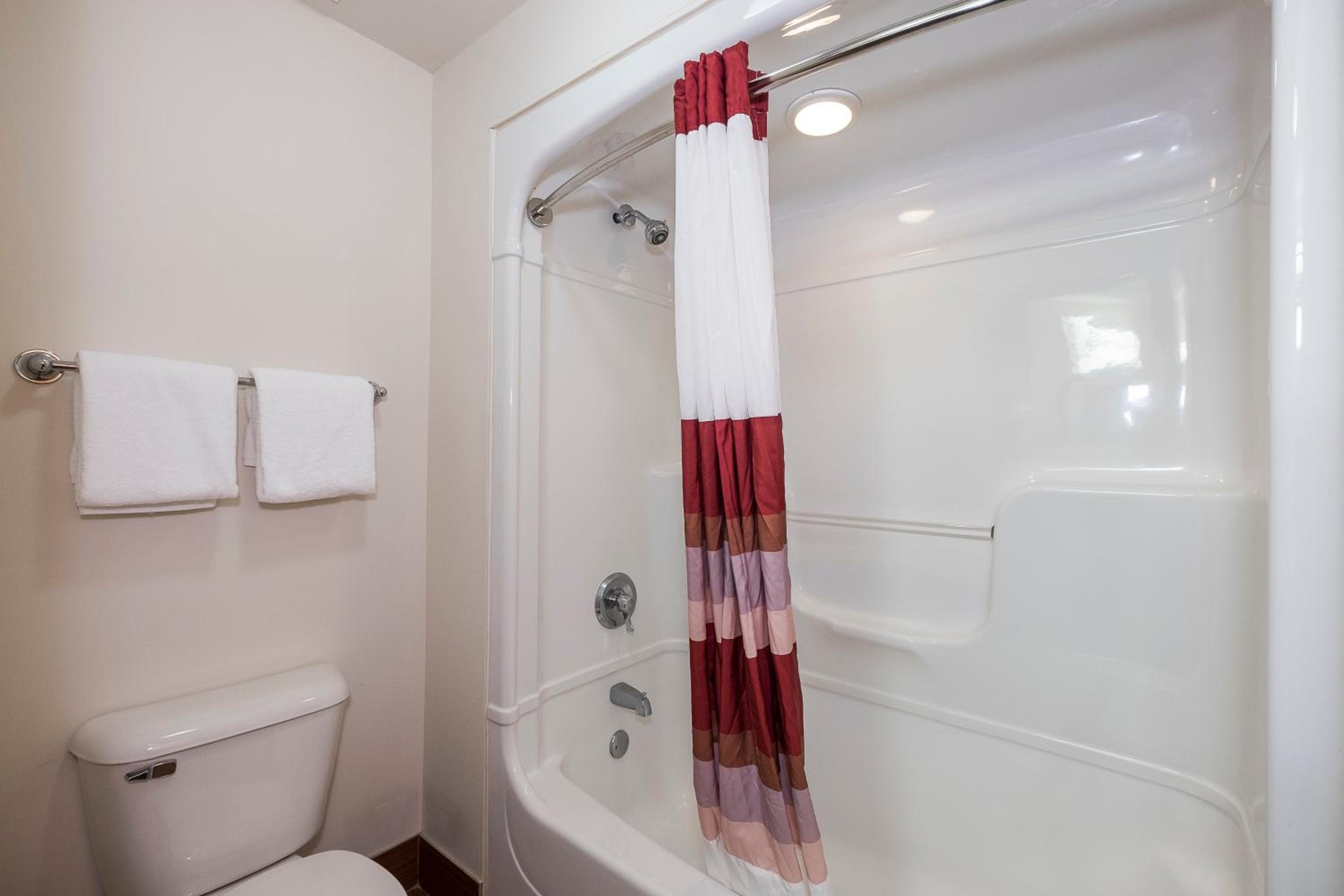 Superior King Room Disability Access Non-Smoking photo 3