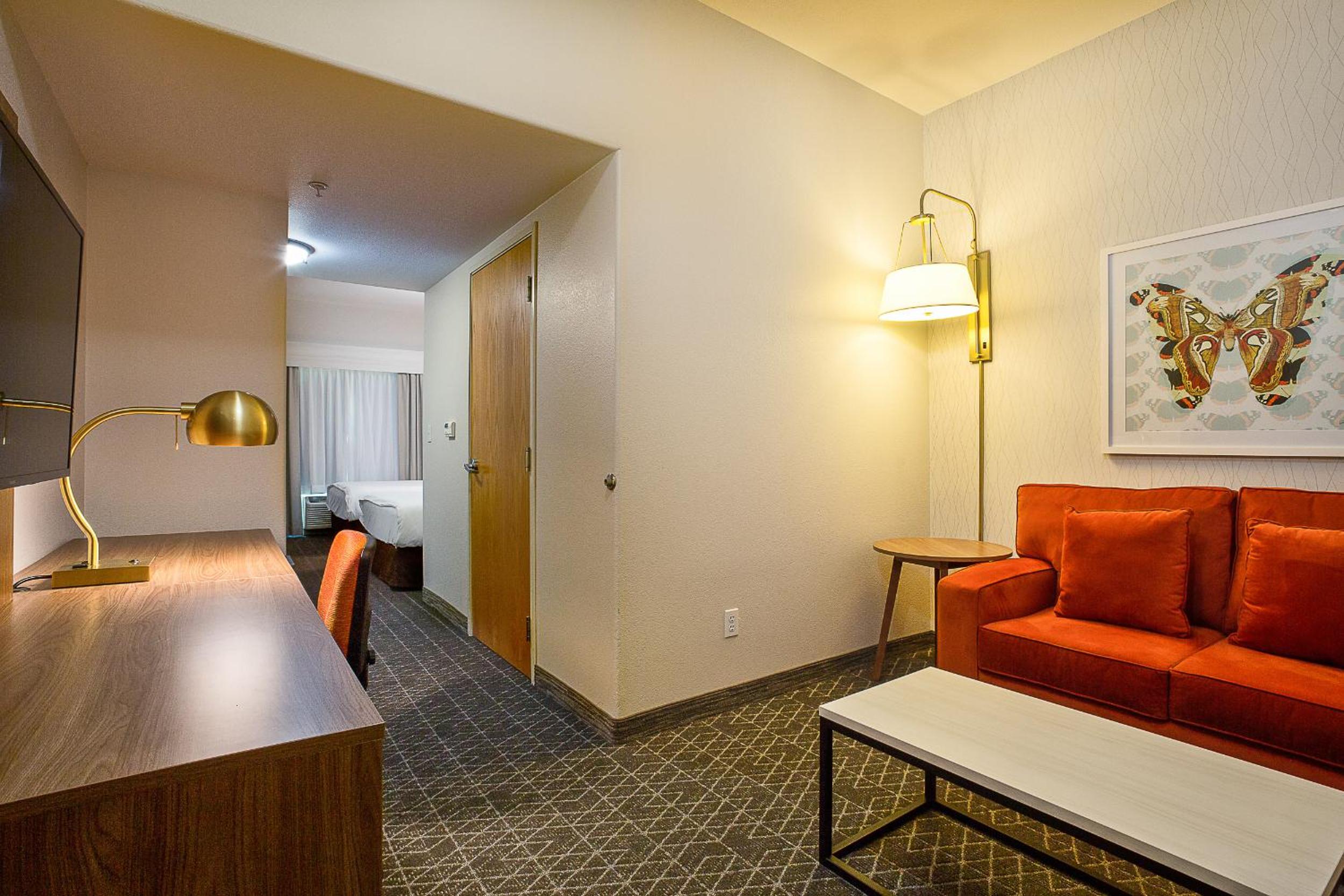Executive Queen Suite with Two Queen Beds - Disability Access - Non-Smoking - Photo 4