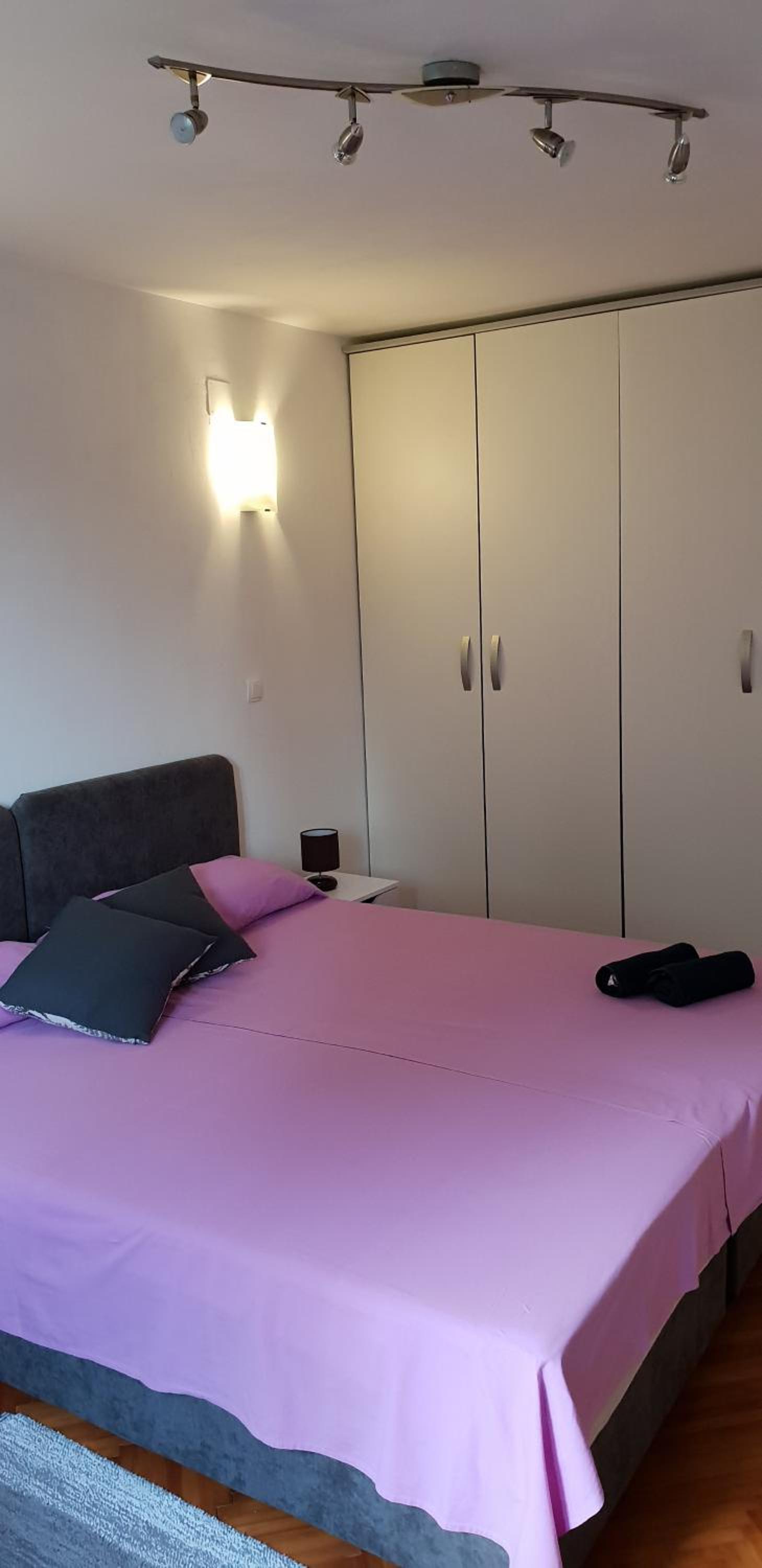 One-Bedroom Apartment - Photo 28