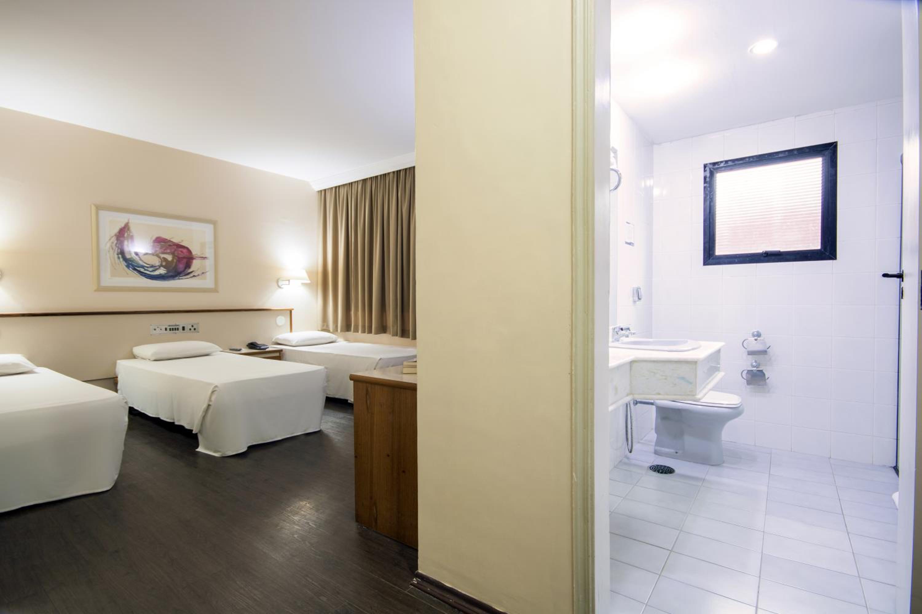 Standard Triple Room photo 3