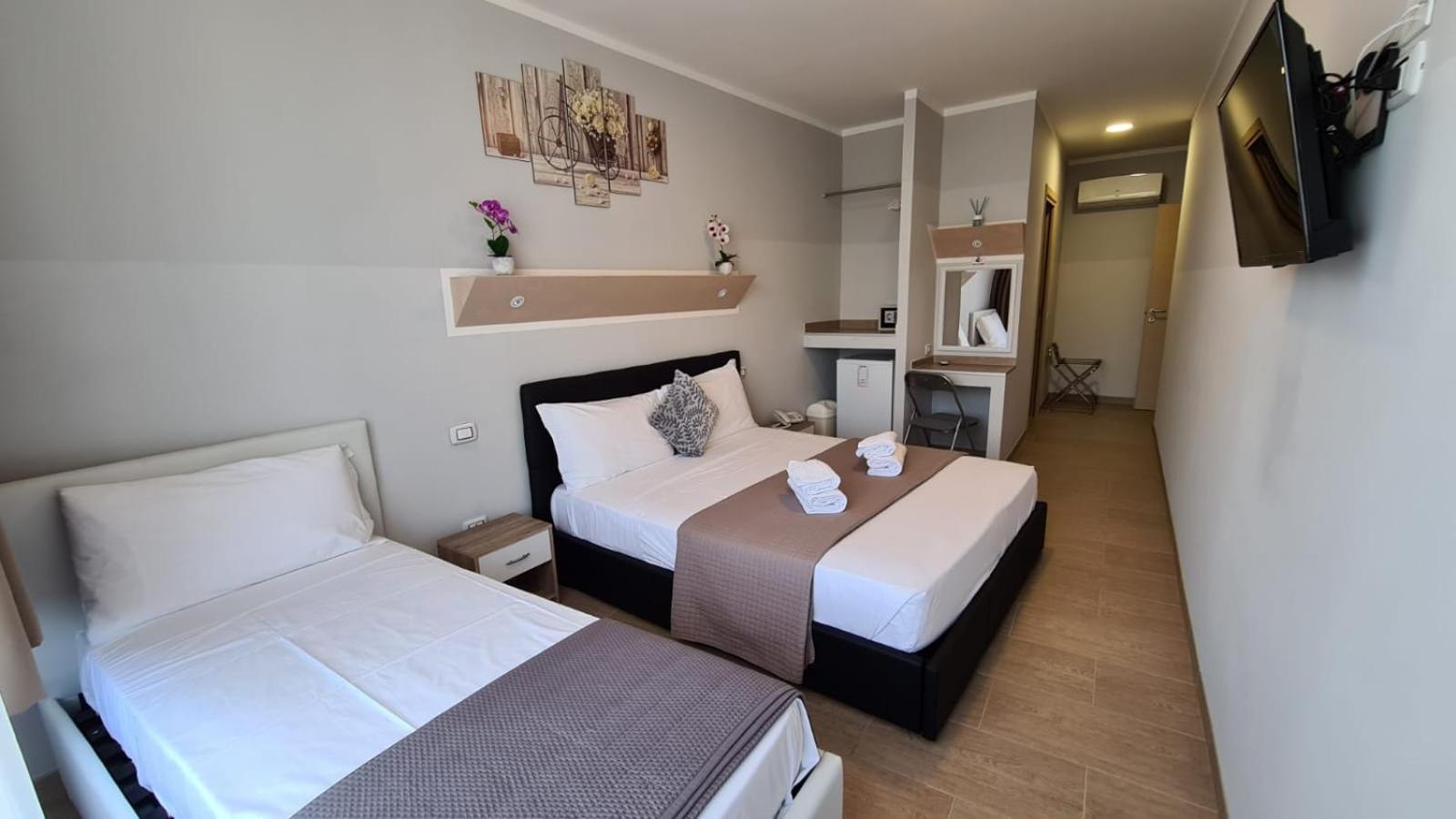 Basic Triple Room