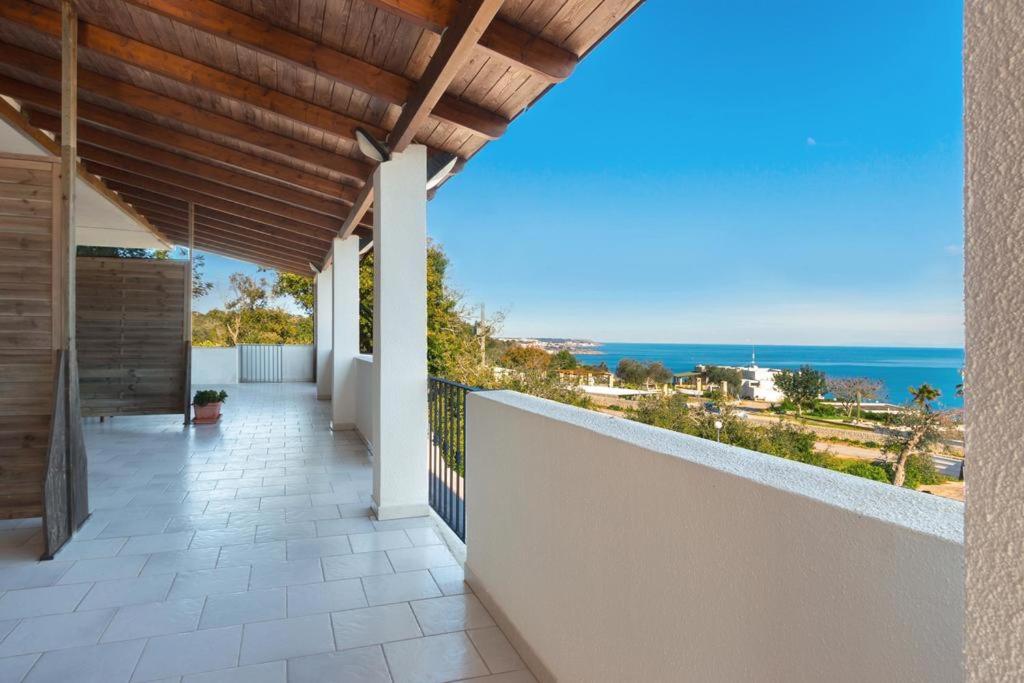 One-Bedroom Apartment With Sea View photo 2