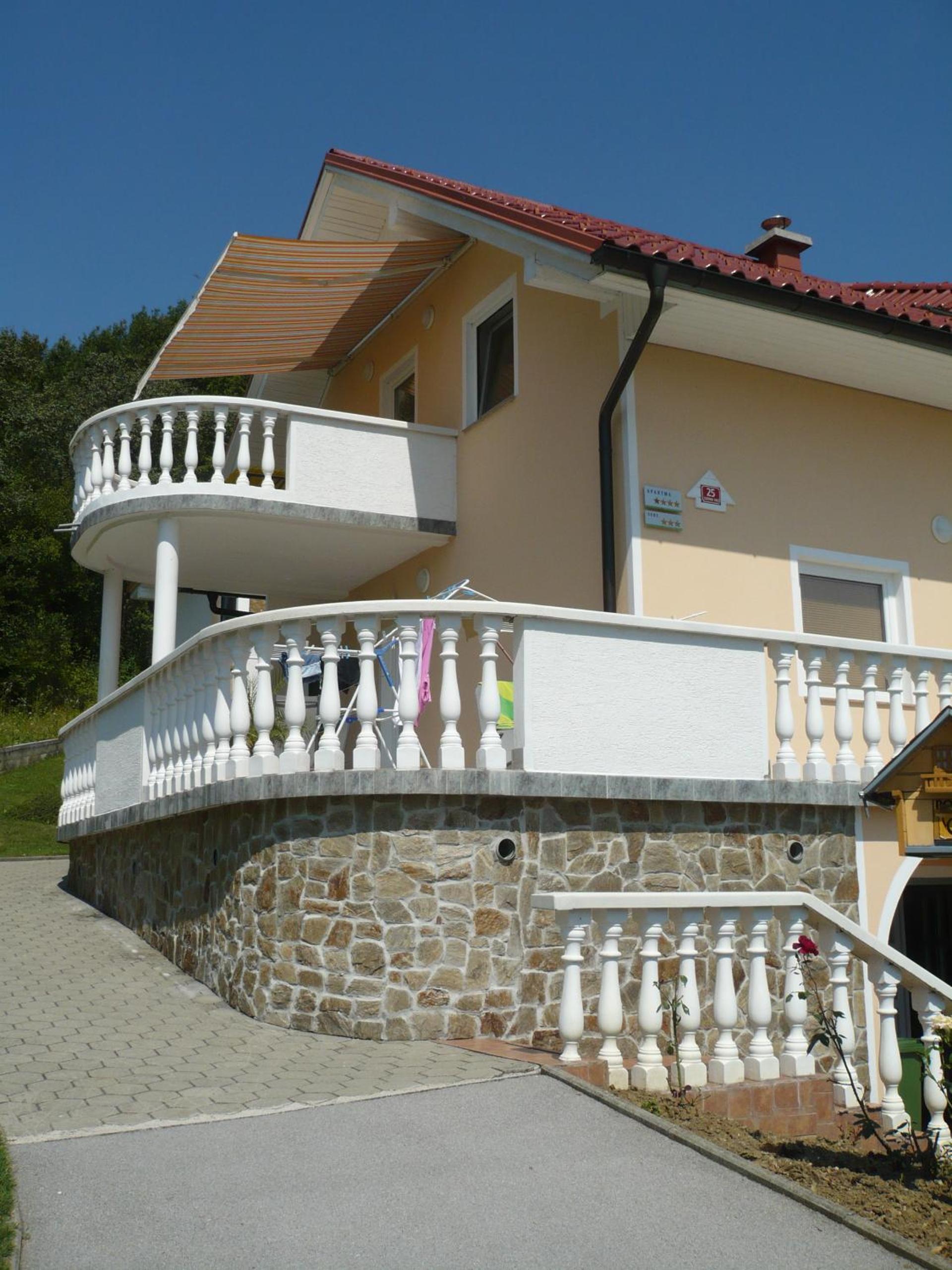 Family Room with Terrace photo 3