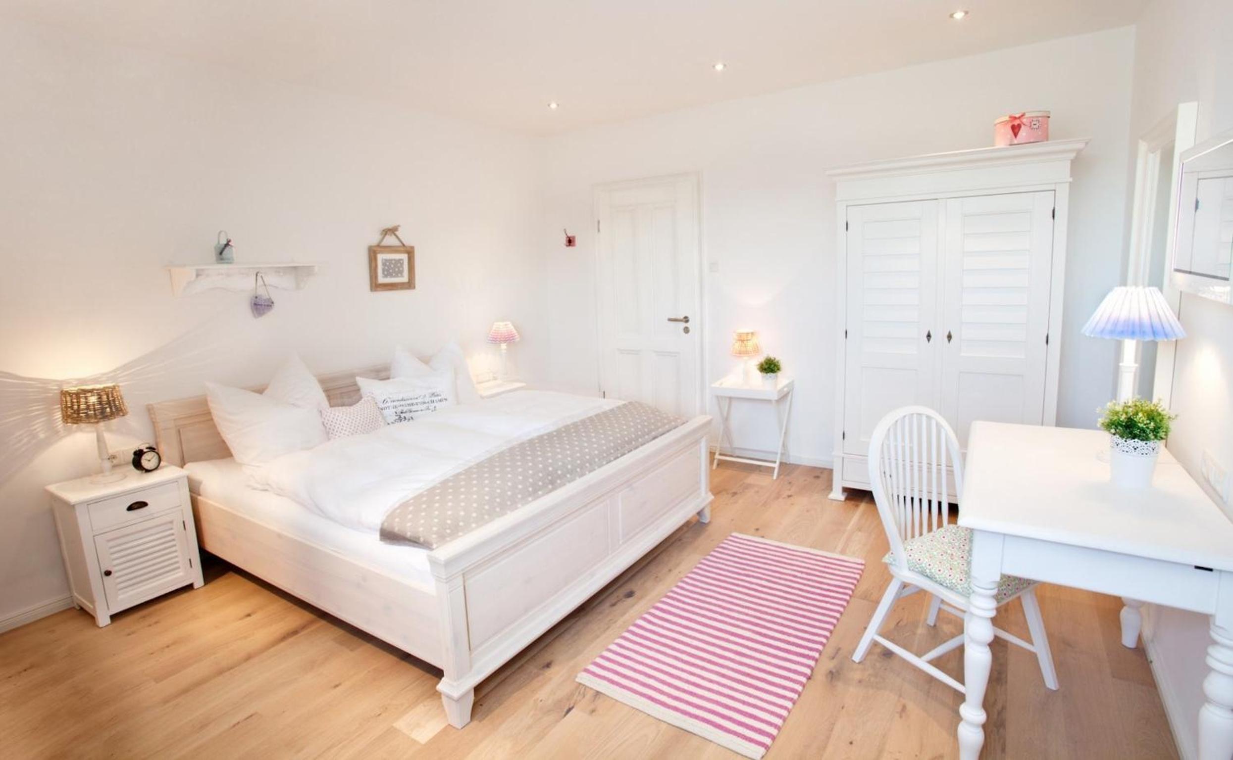 Double Room - Photo 6