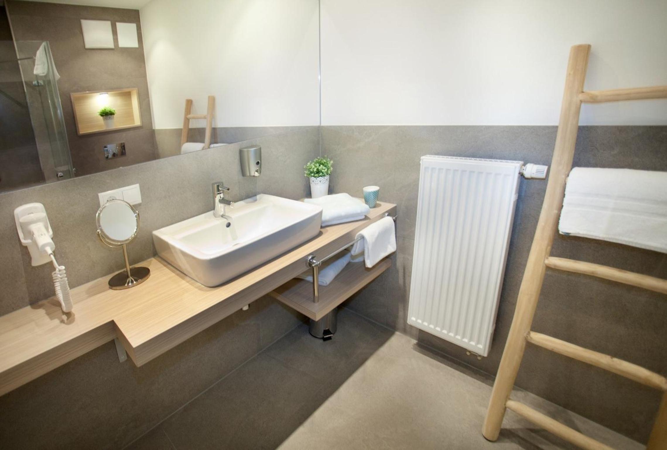 Double Room - Photo 9