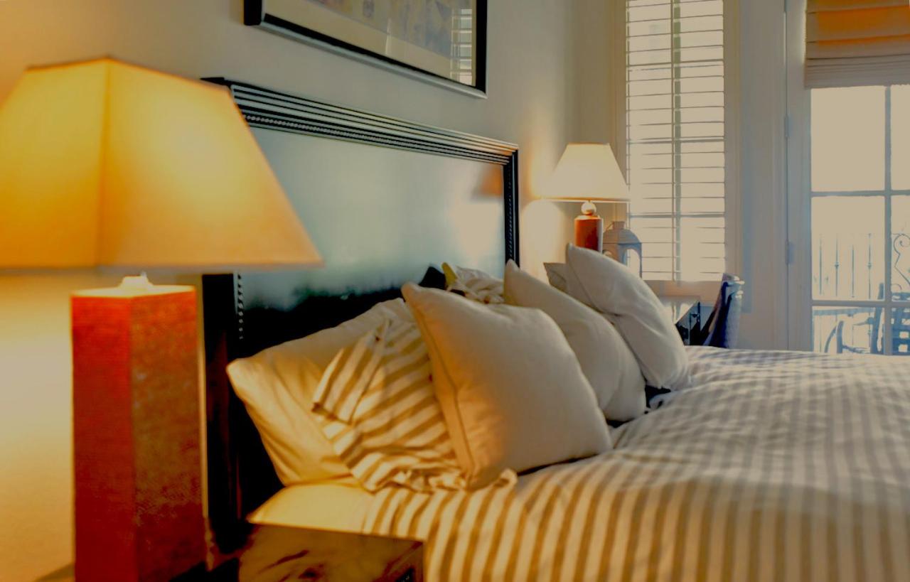 King Suite with Balcony photo 1