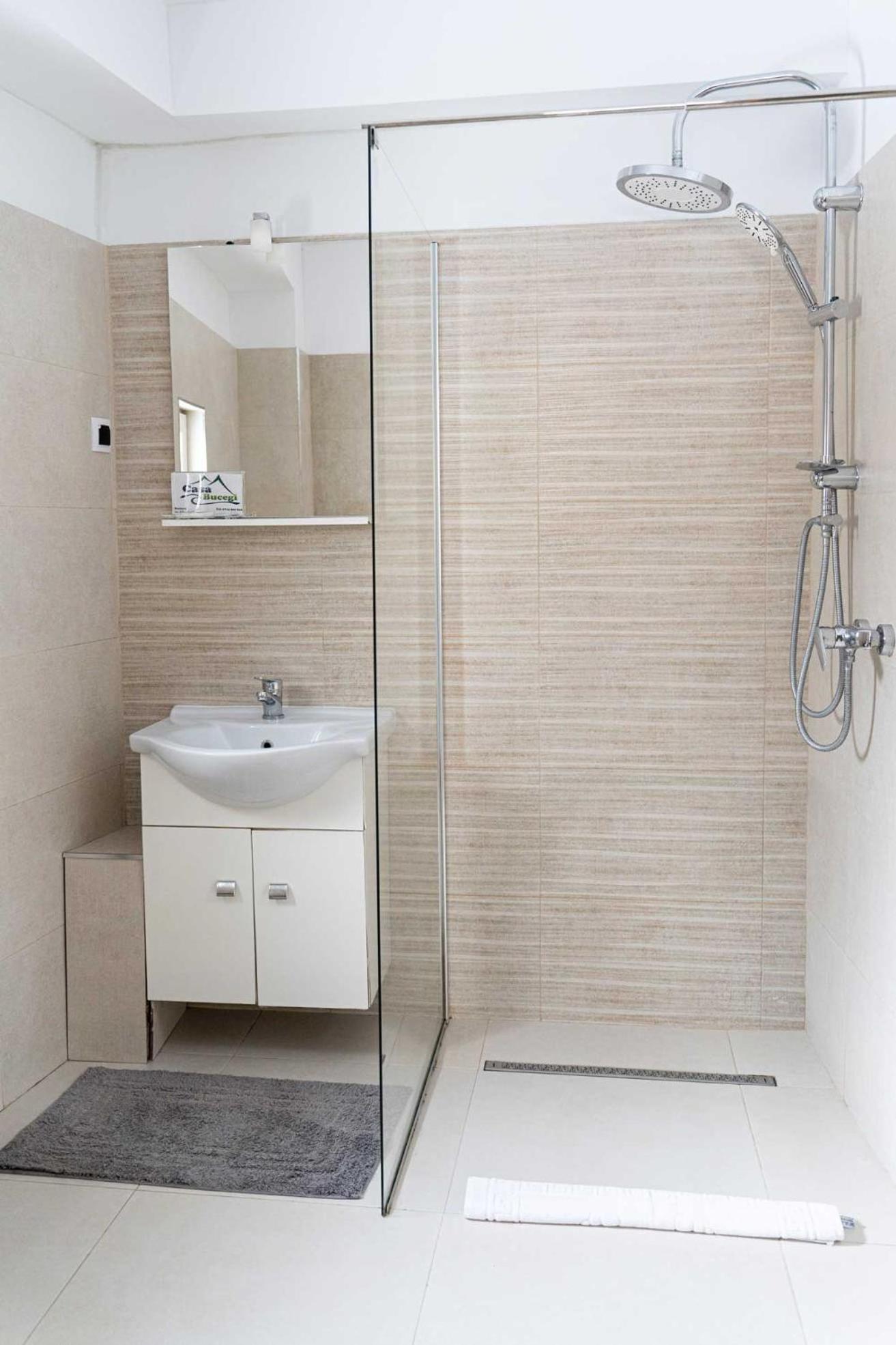 Deluxe King Room - Photo 29