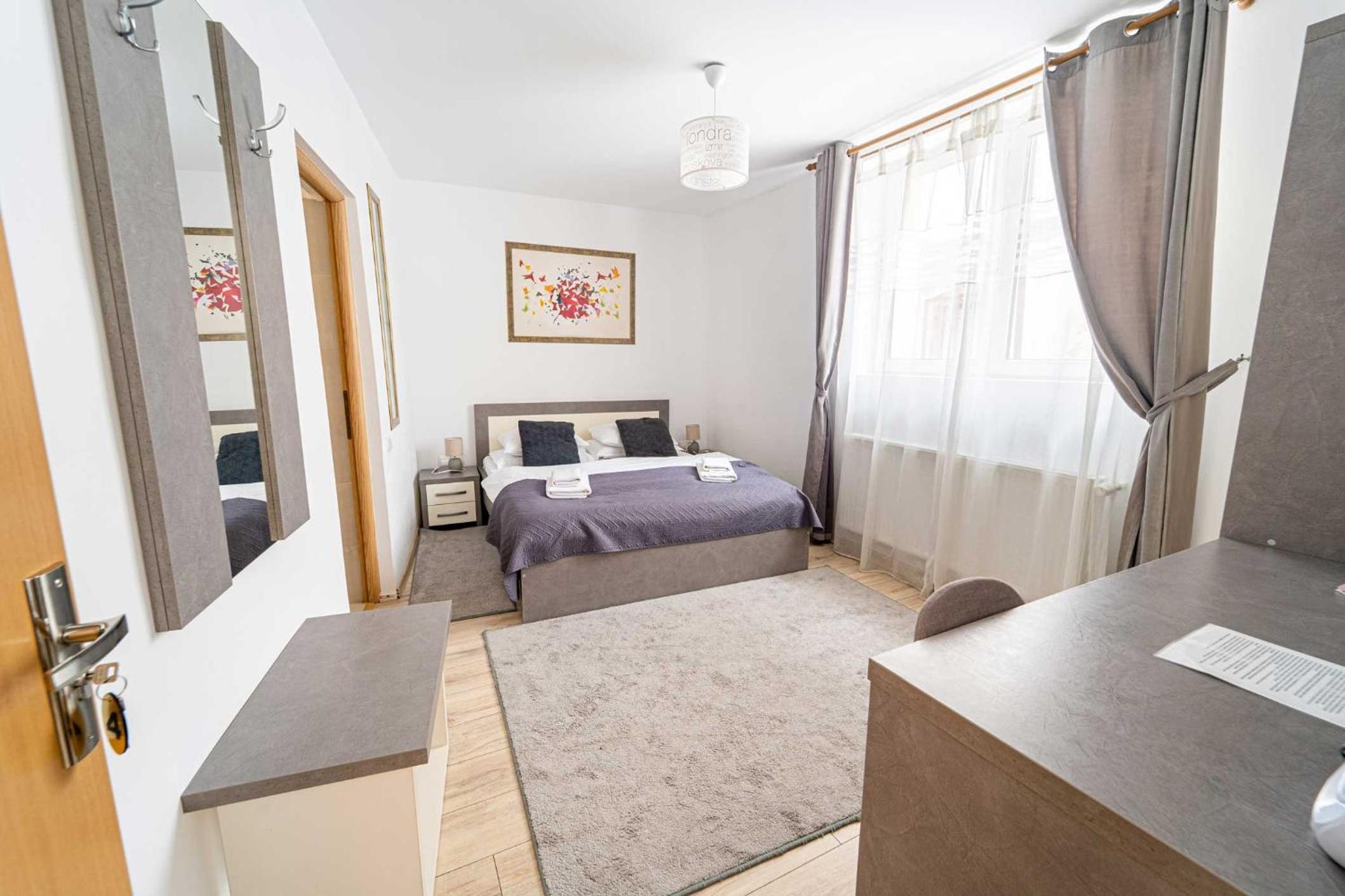 Deluxe King Room - Photo 6