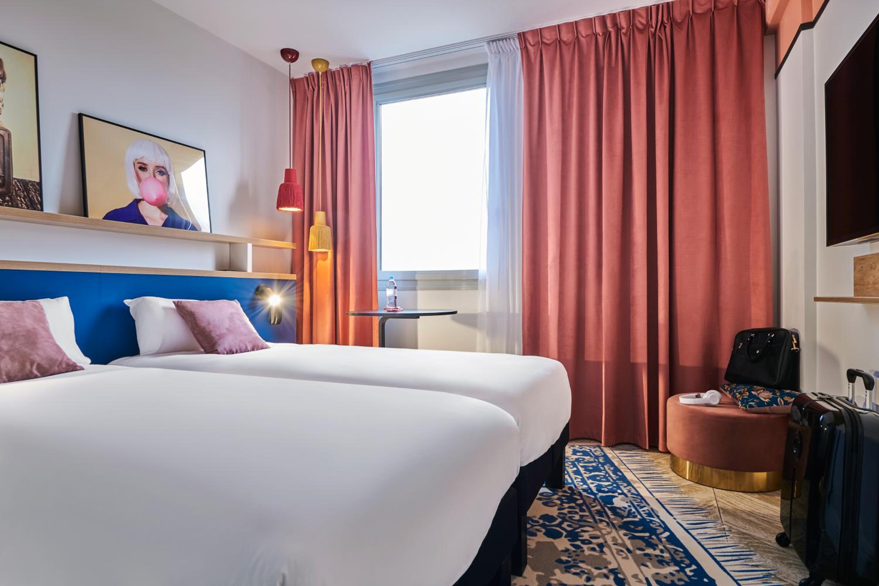 Standard Twin Room - Photo 2