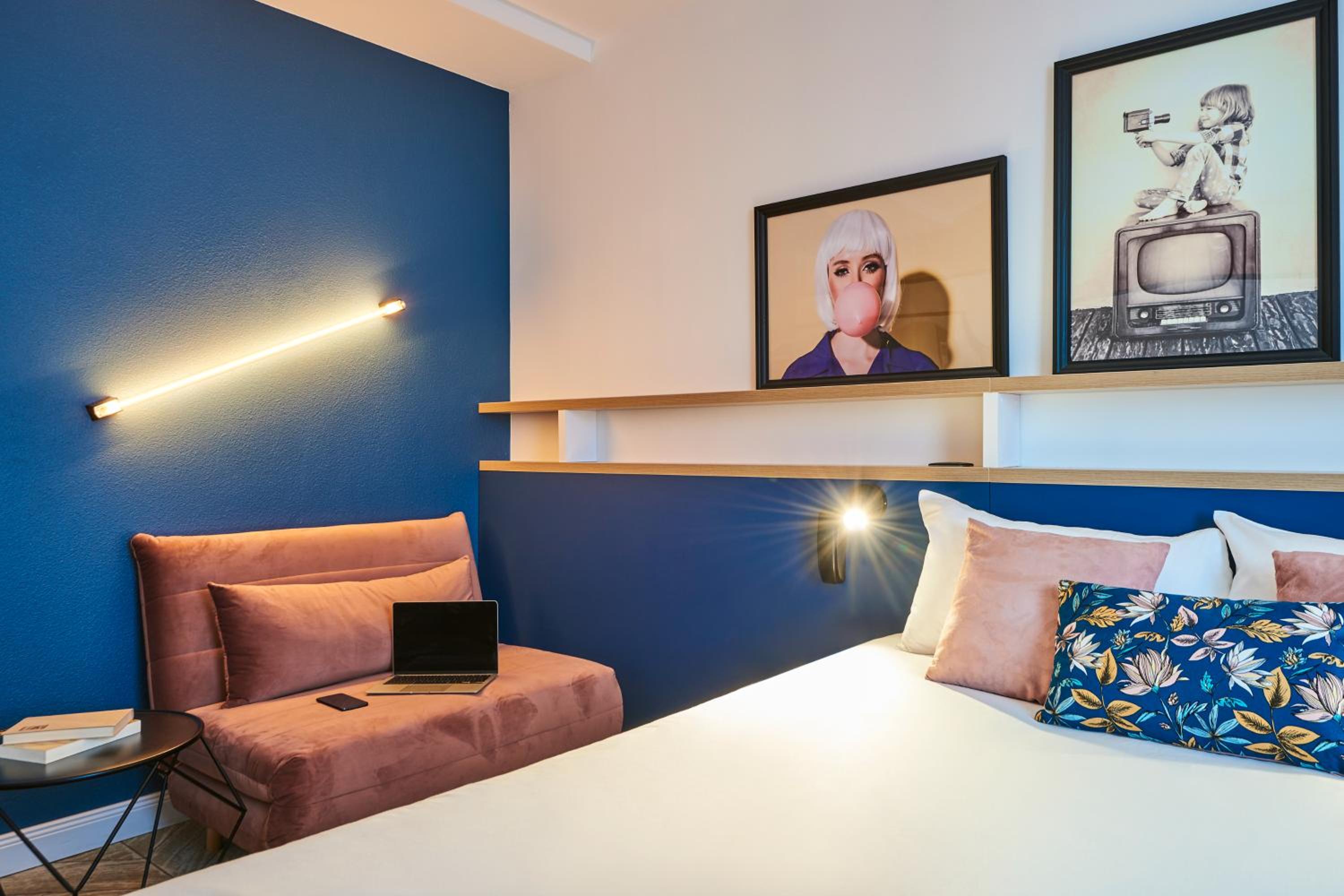 Standard Double Room with Sofa Bed - Photo 2