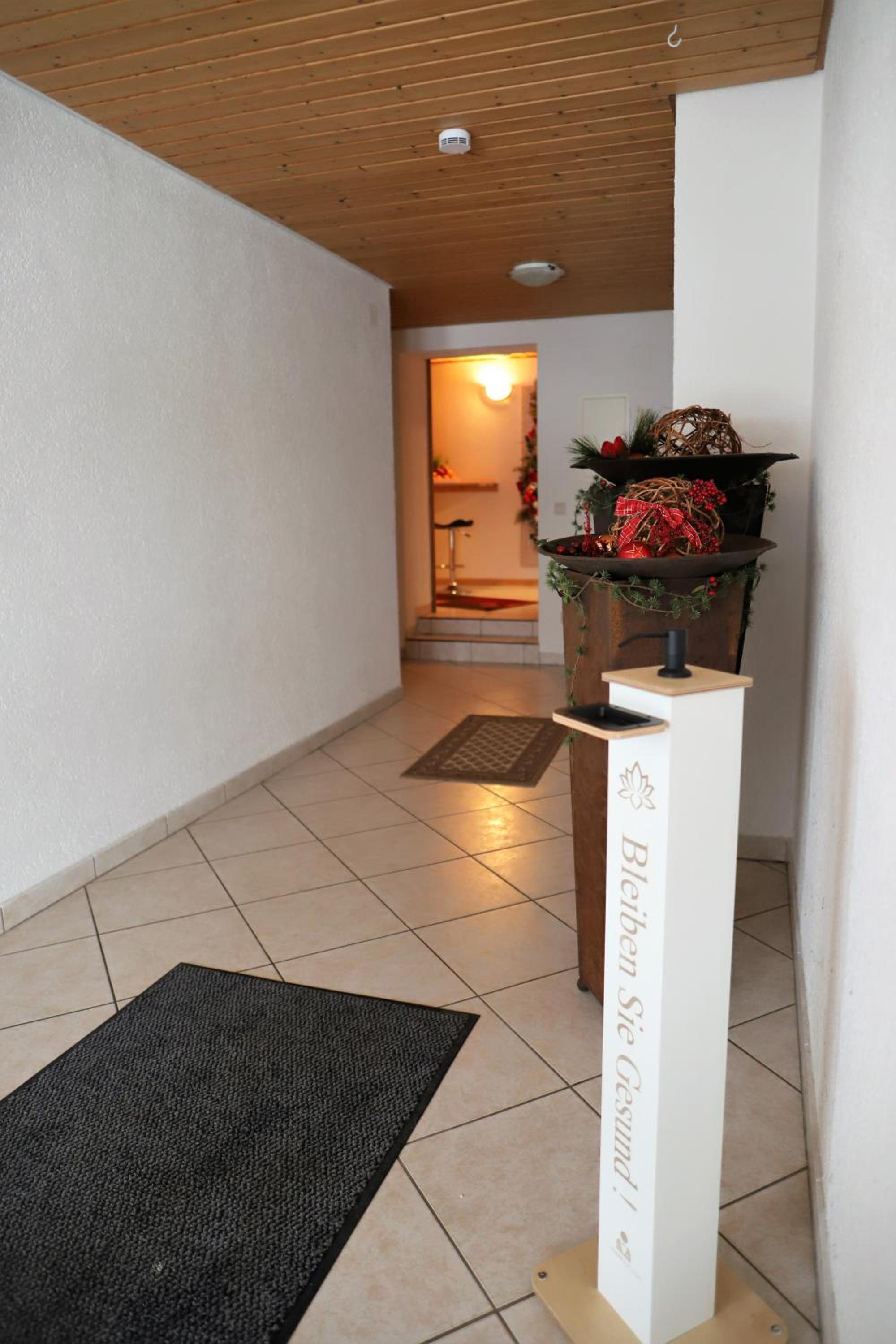 Double Room with Garden View - Photo 15