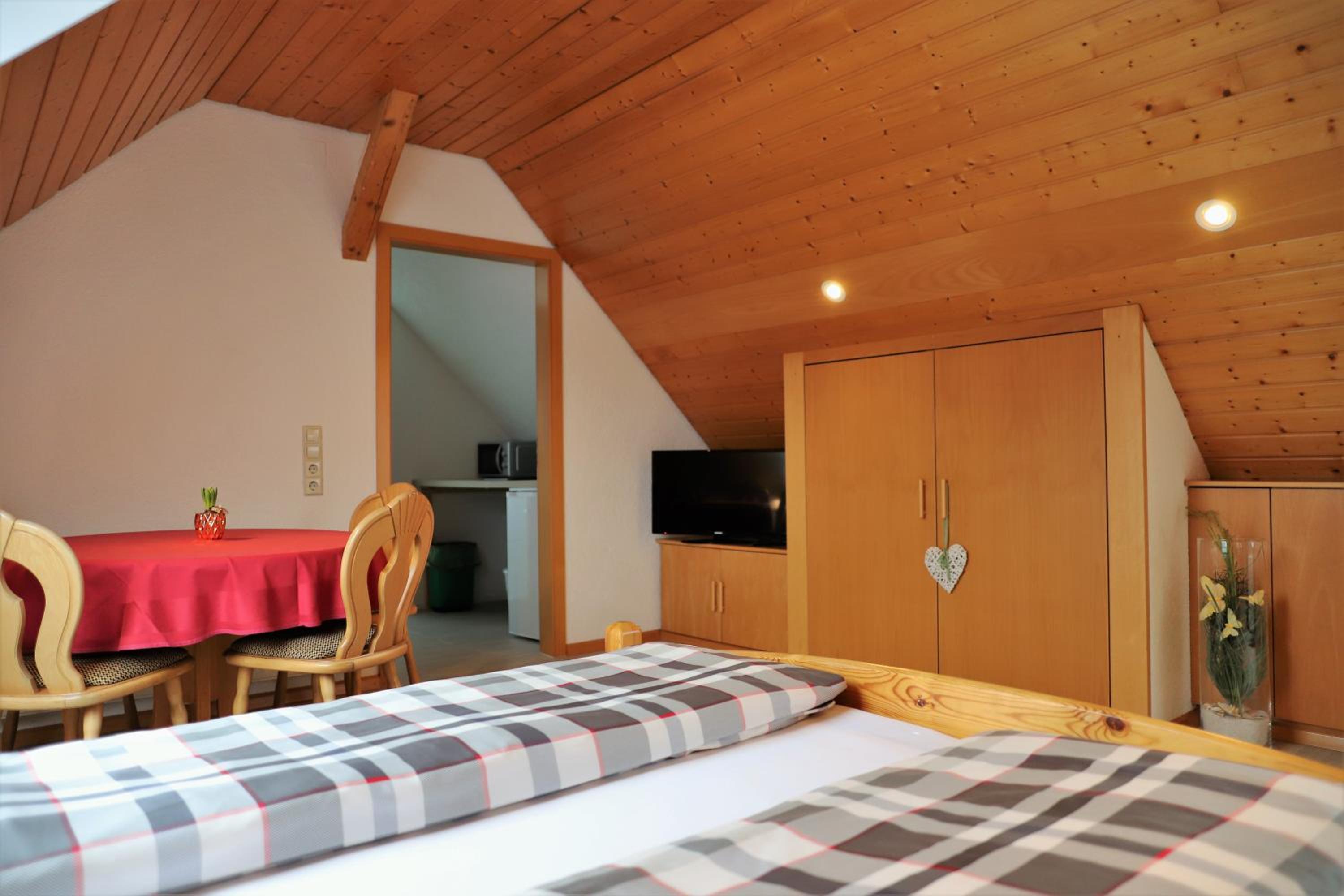 Deluxe Triple Room - Photo 11