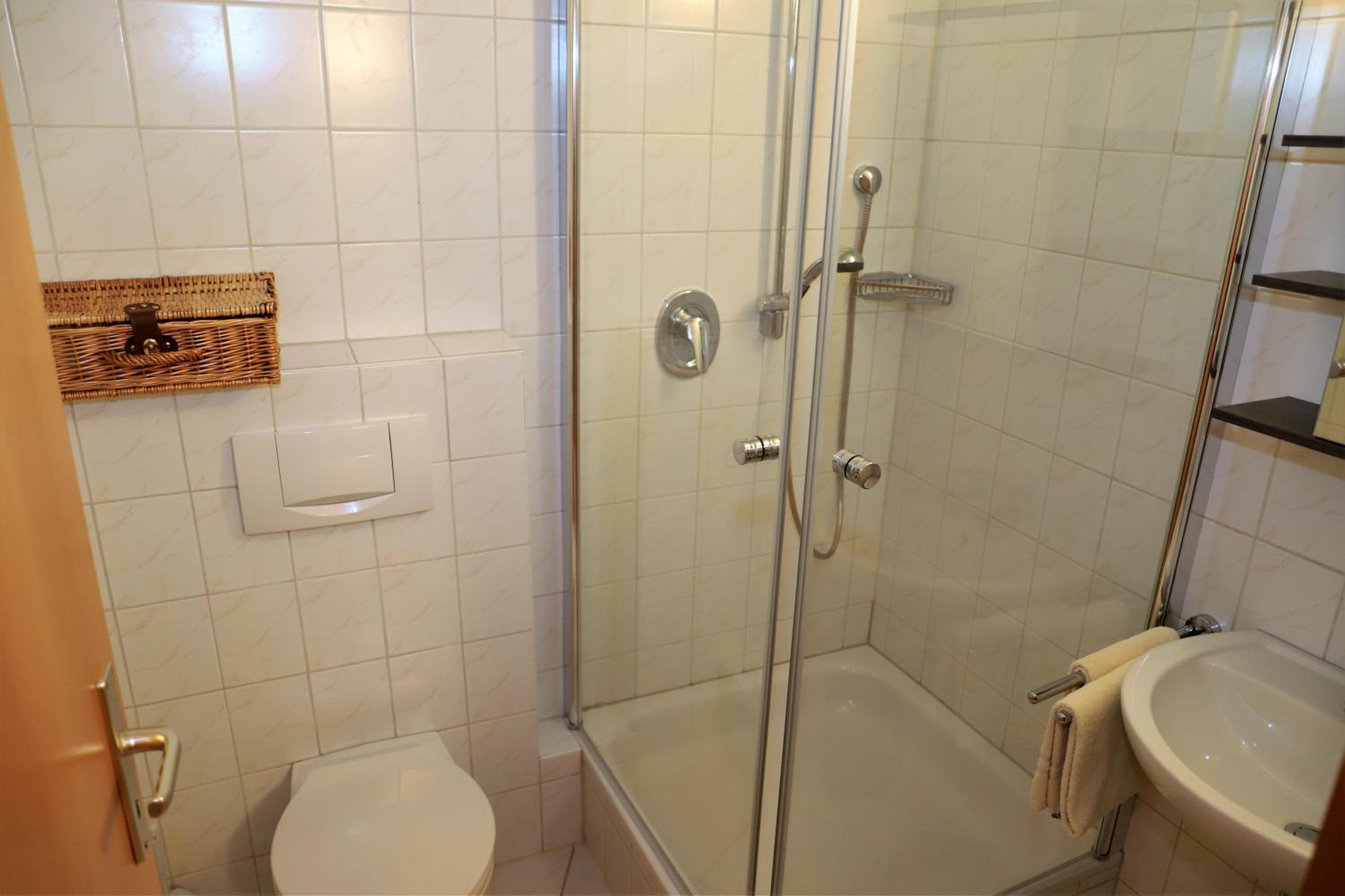 Double Room with Garden View - Photo 16