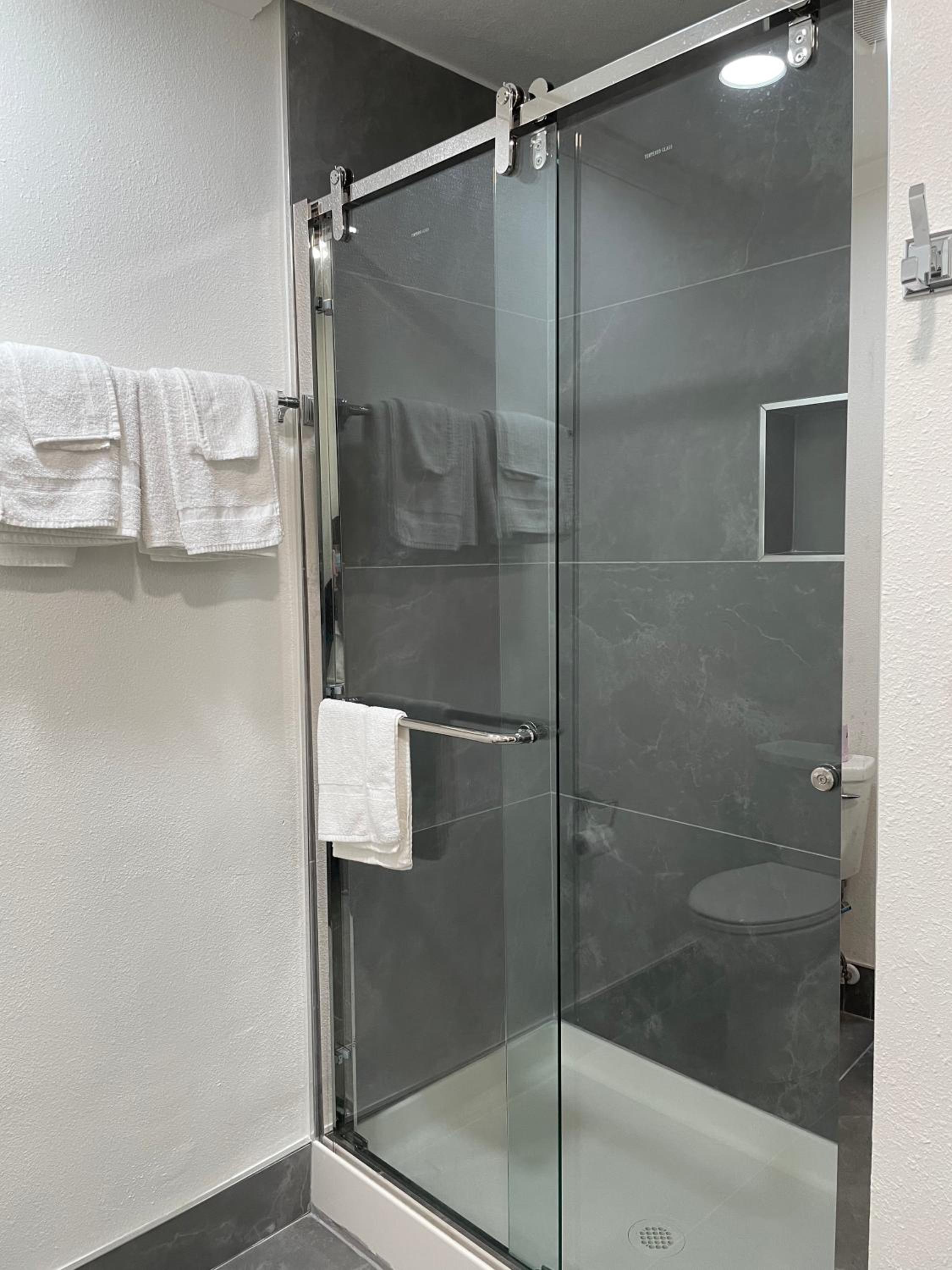 Double Room with Two Double Beds - Photo 4