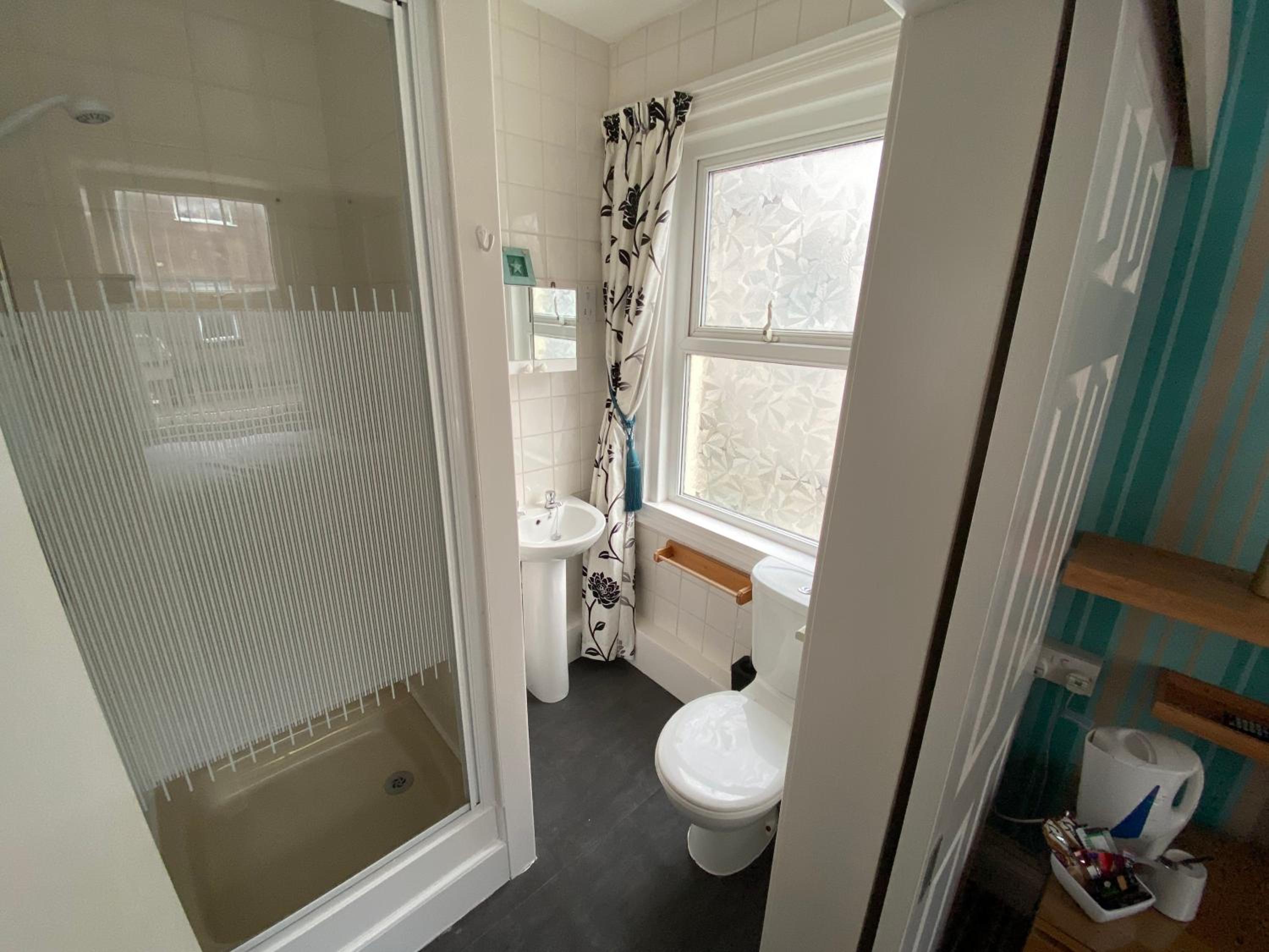 Single Room photo 3
