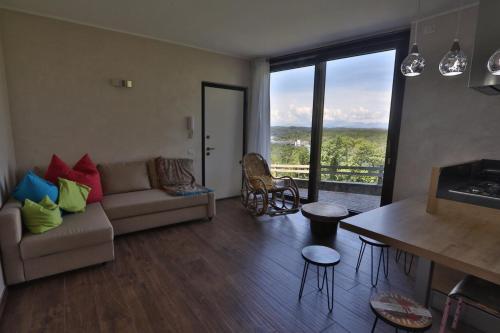 Apartment with Mountain View photo 2