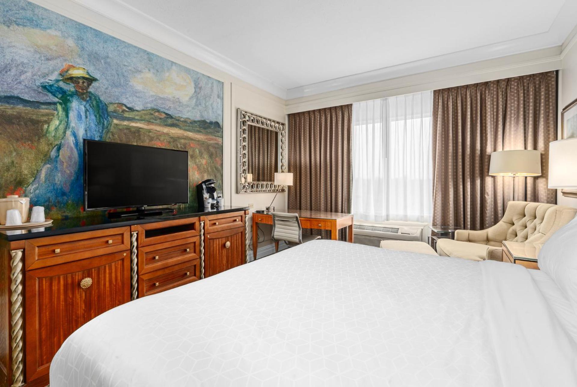 1 King Bed Gulfside (Accessible) photo 2