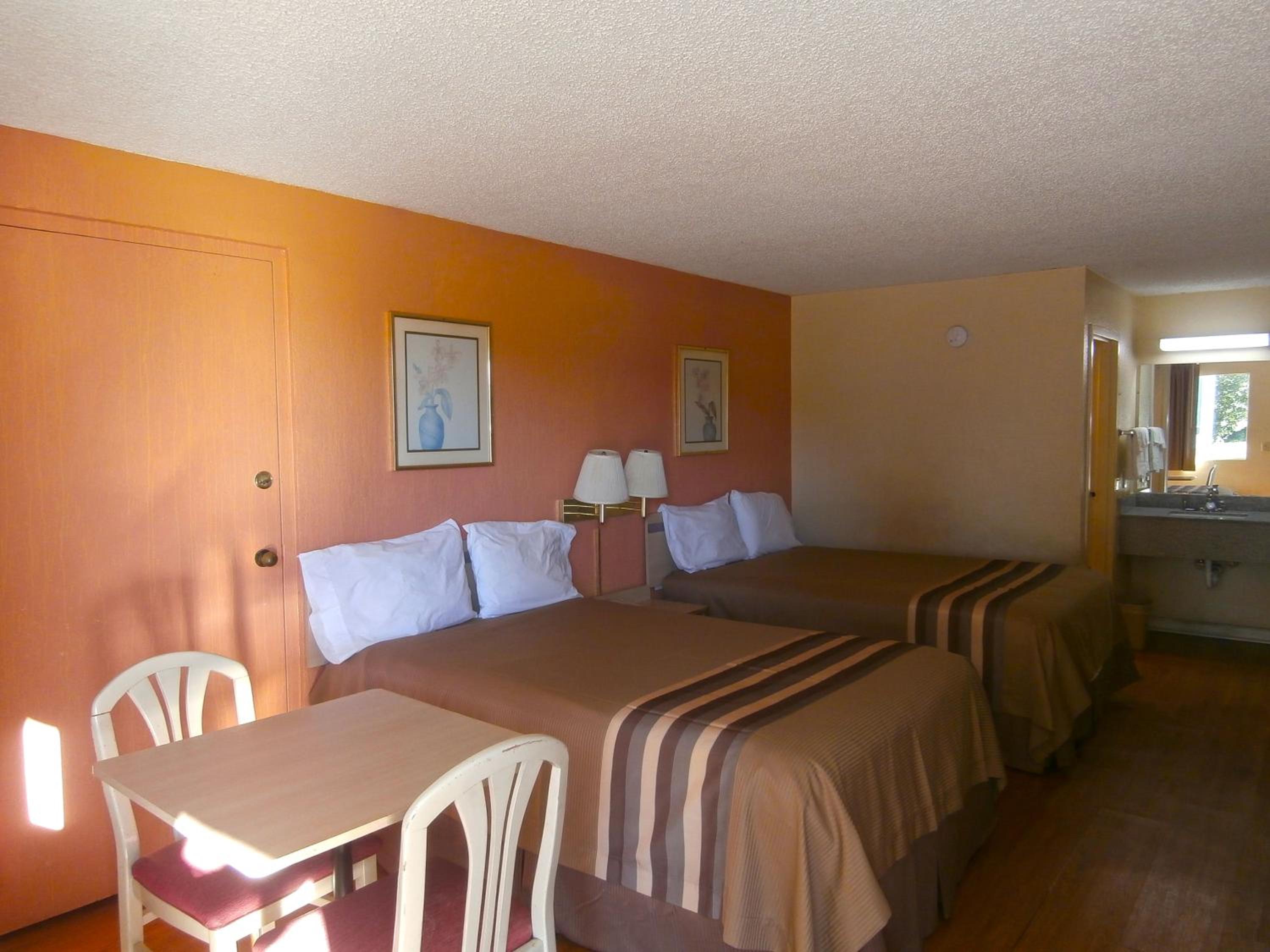 Double Room with Two Double Beds - Non-Smoking - Photo 5