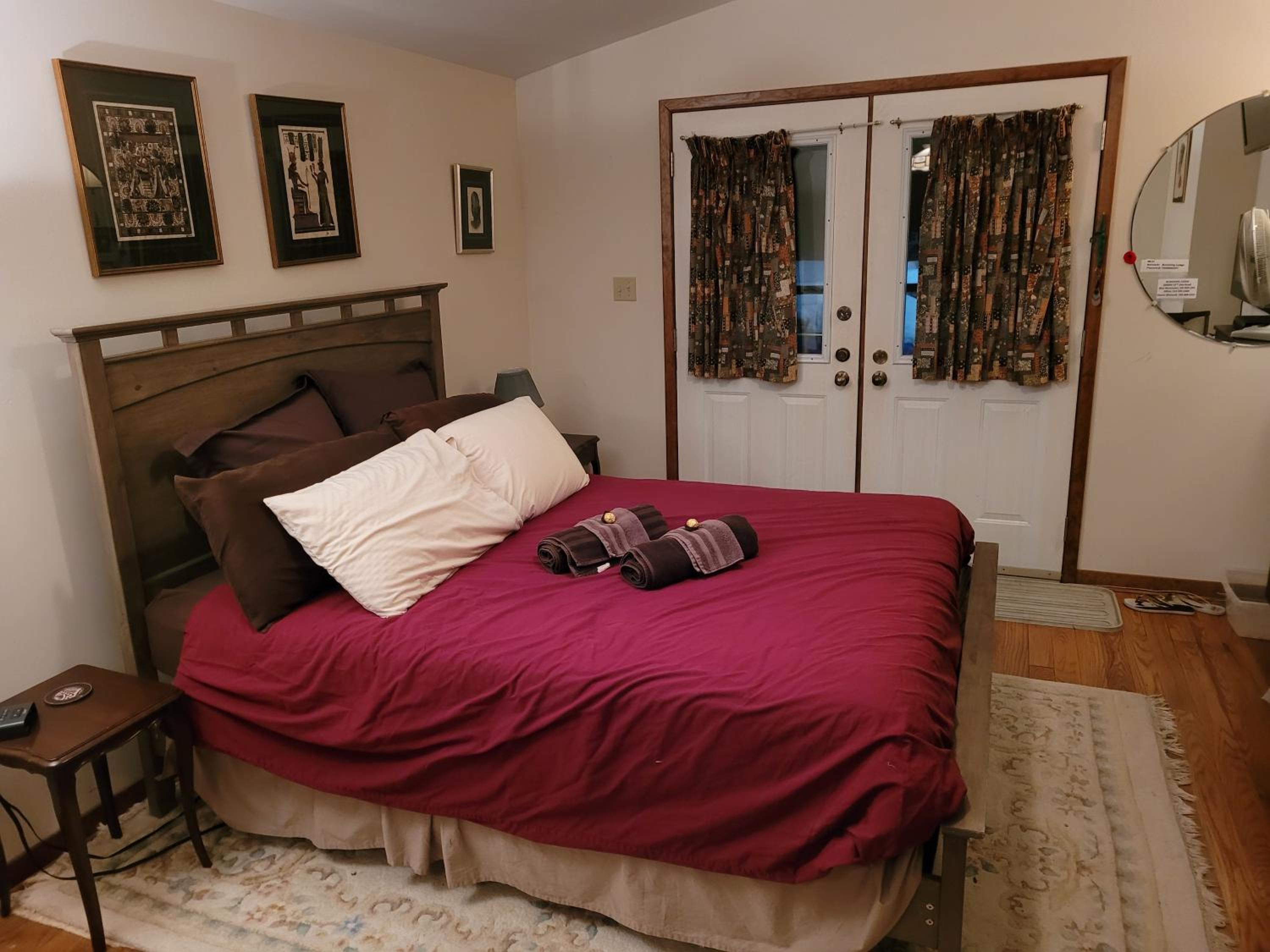 One-Bedroom Apartment photo 1