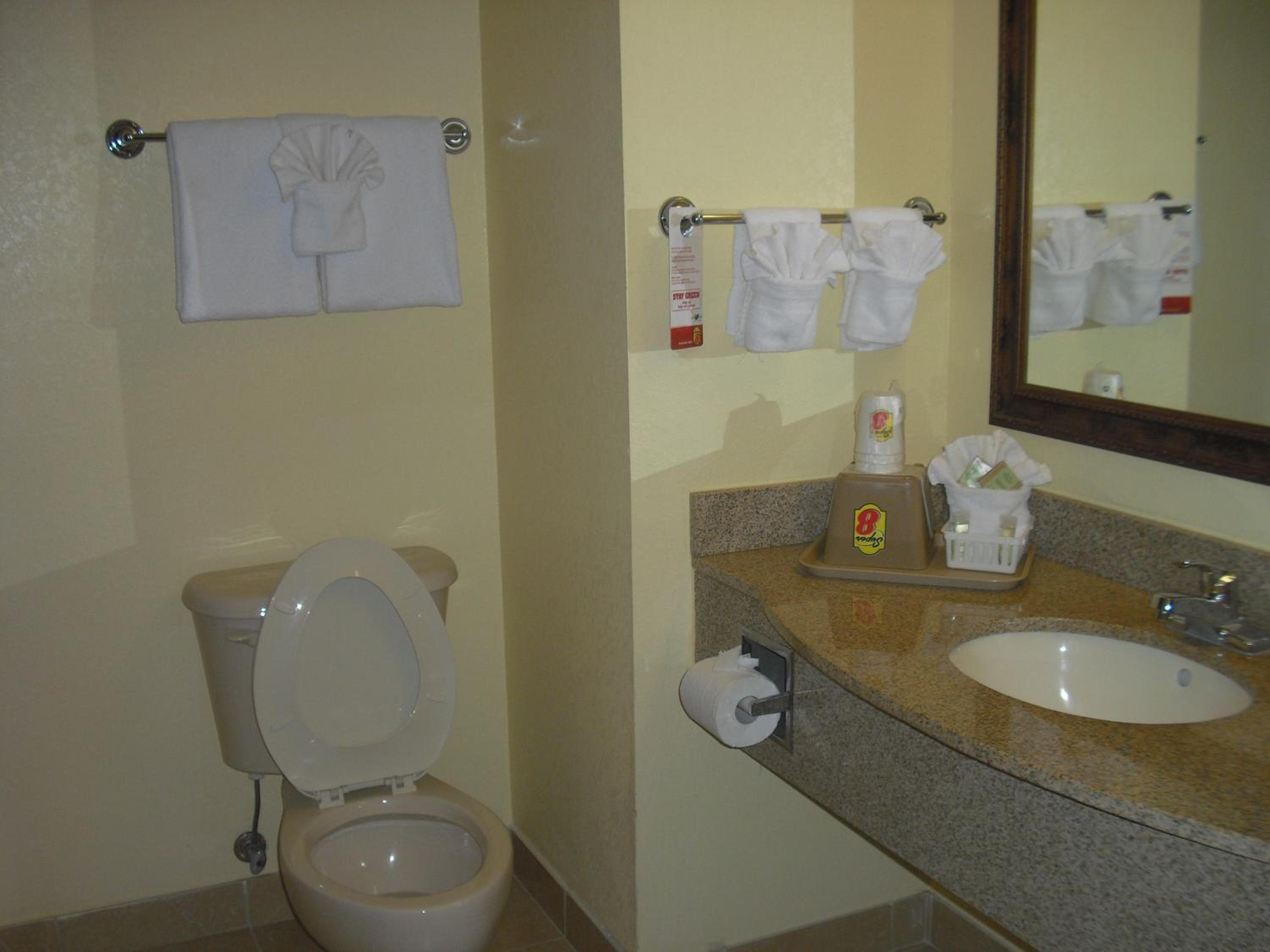 King Room - Non-Smoking - Photo 3