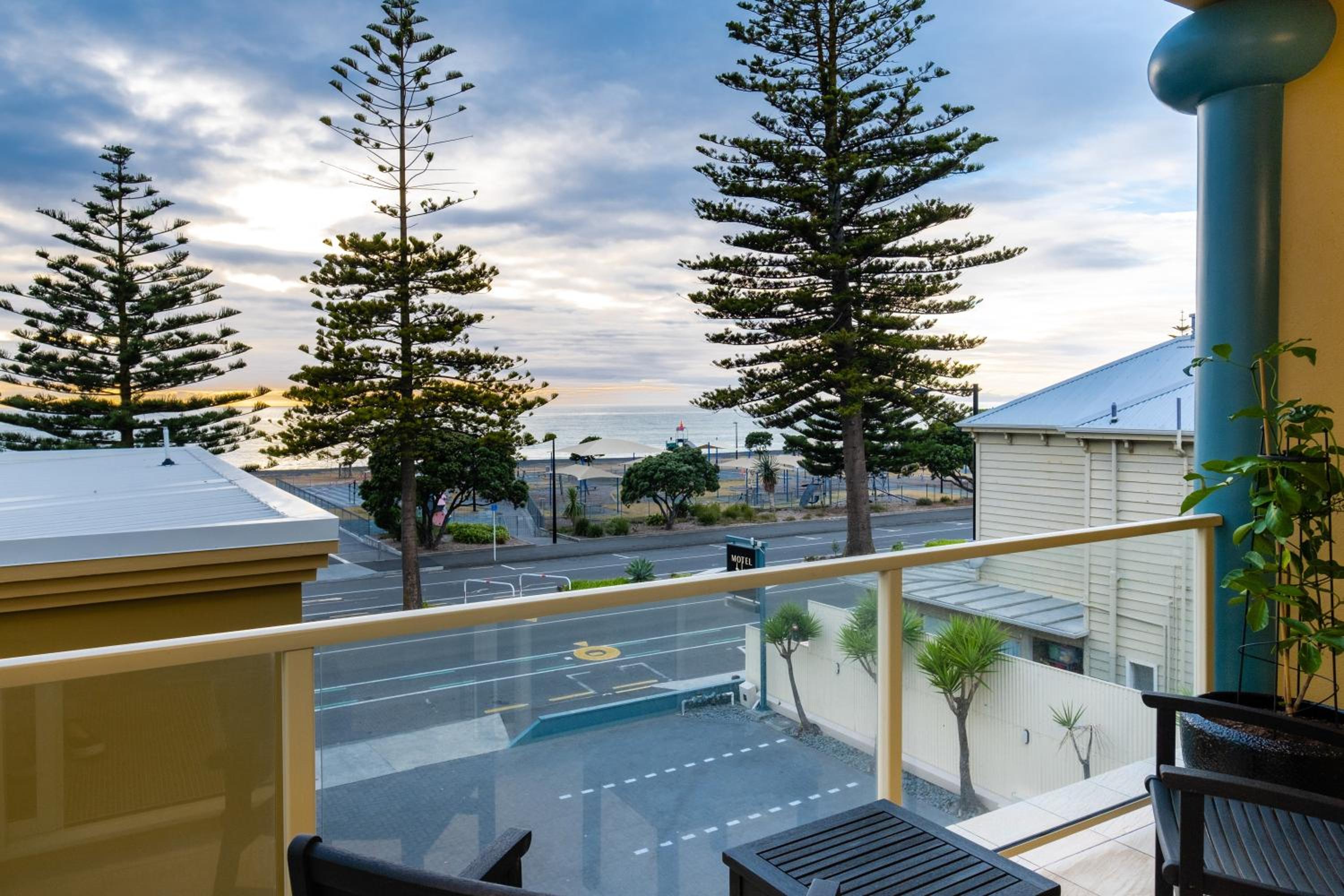  Oceanview Penthouse Apartment photo 2
